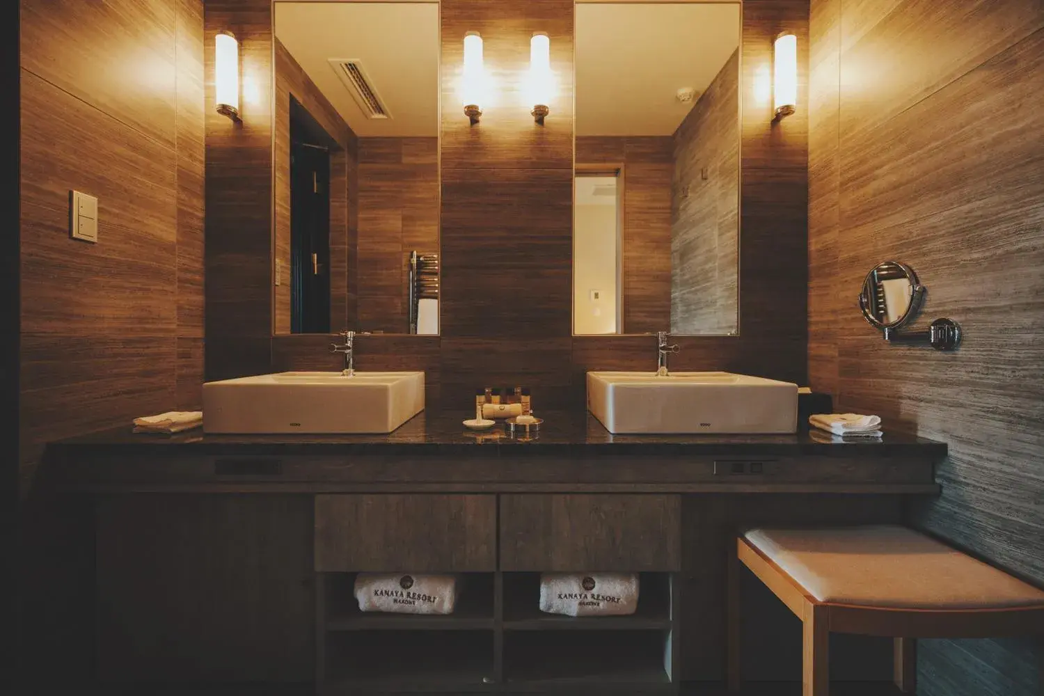 Corner Superior Twin Room in KANAYA RESORT HAKONE Corner Superior Twin Room in KANAYA RESORT HAKONE