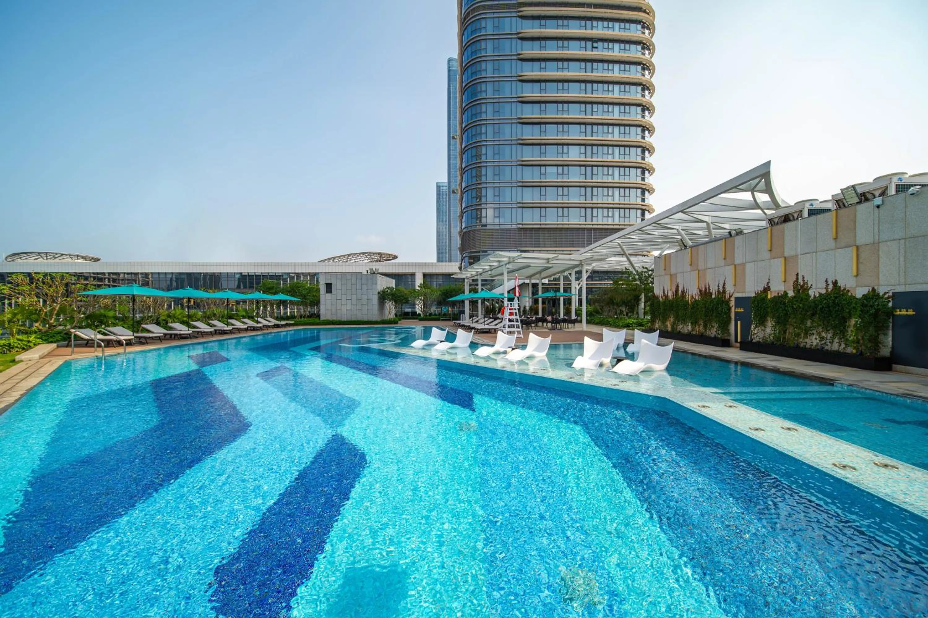 Swimming pool in Artyzen Habitat Hengqin Zhuhai
