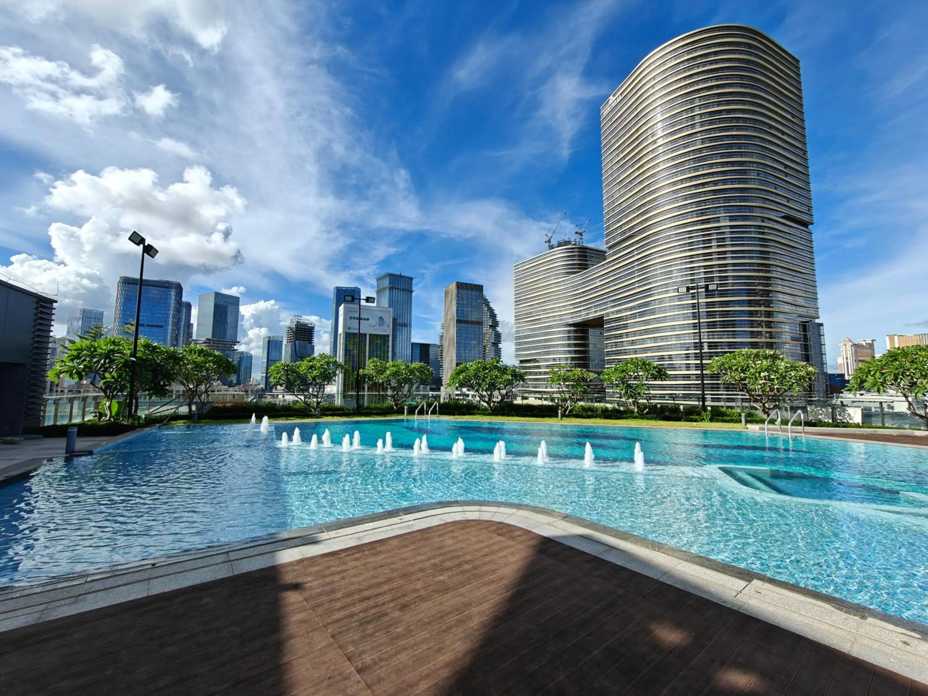 Swimming pool in Artyzen Habitat Hengqin Zhuhai