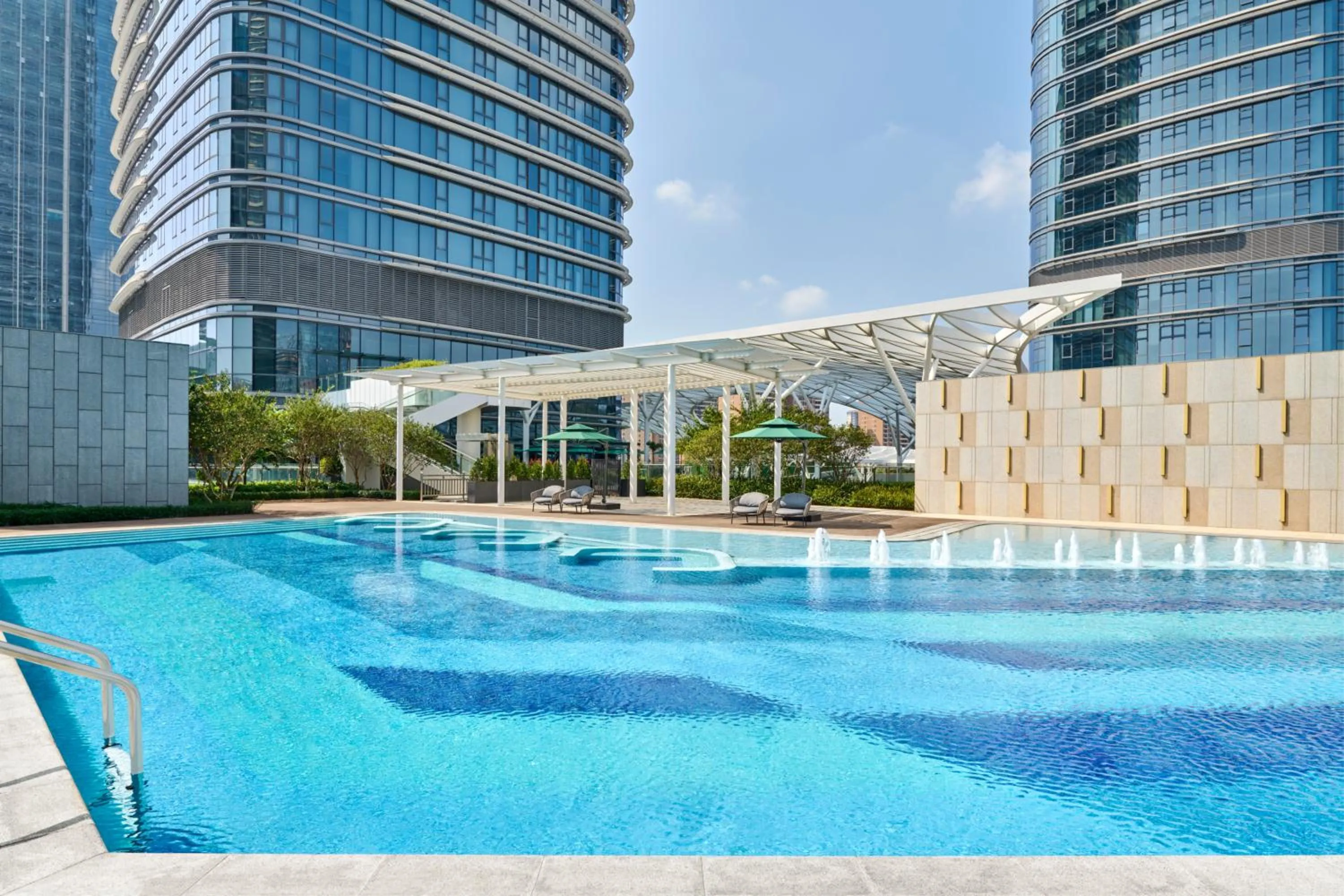 Swimming pool in Artyzen Habitat Hengqin Zhuhai