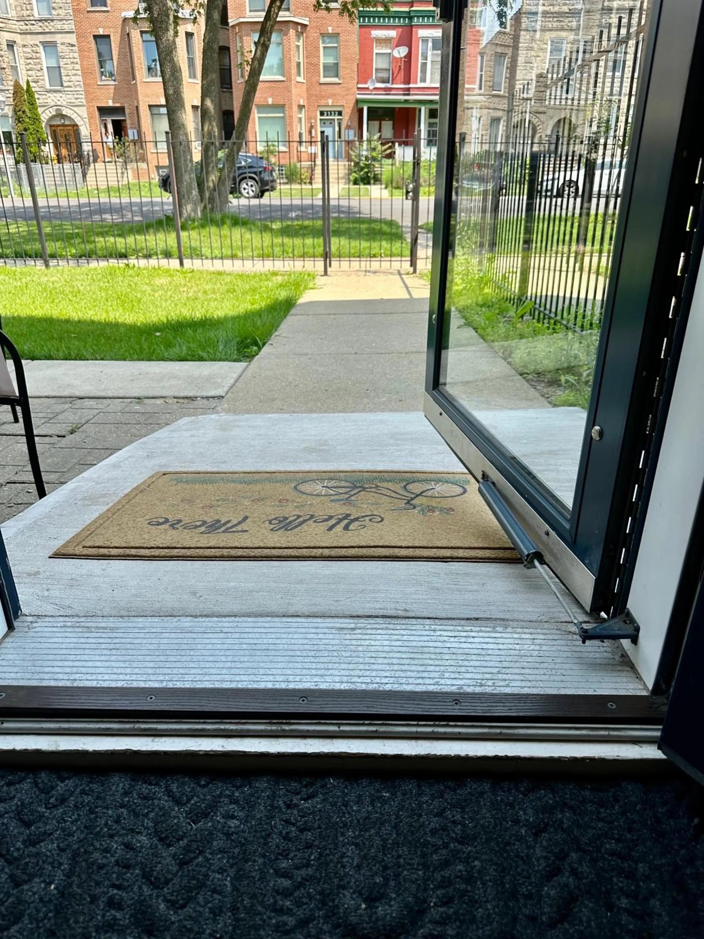 Spacious Row Home next Transit near Downtown w Parking