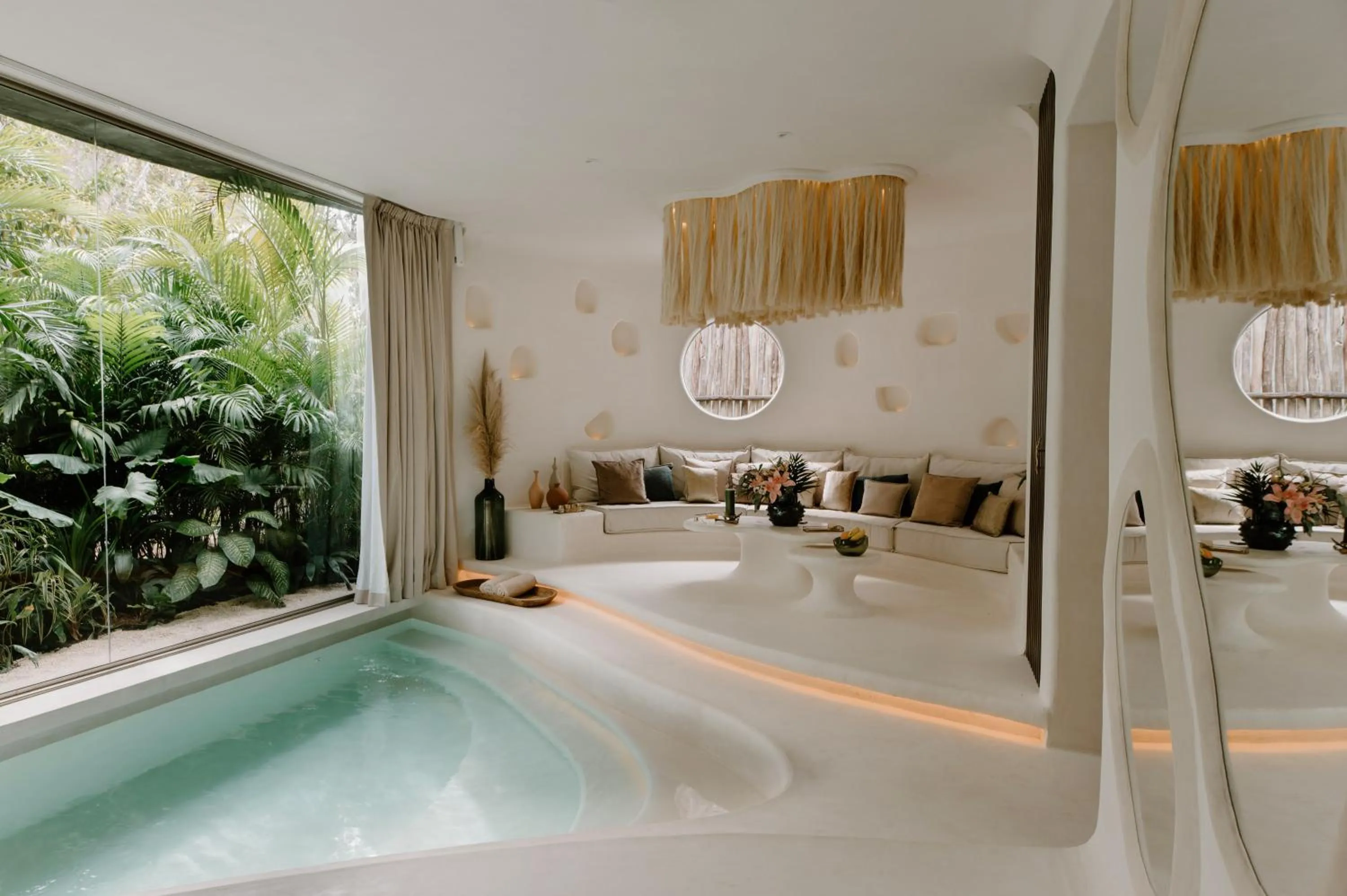 Pool view in Hotel Milam