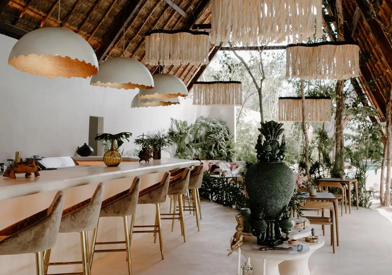 Restaurant/places to eat in Hotel Milam