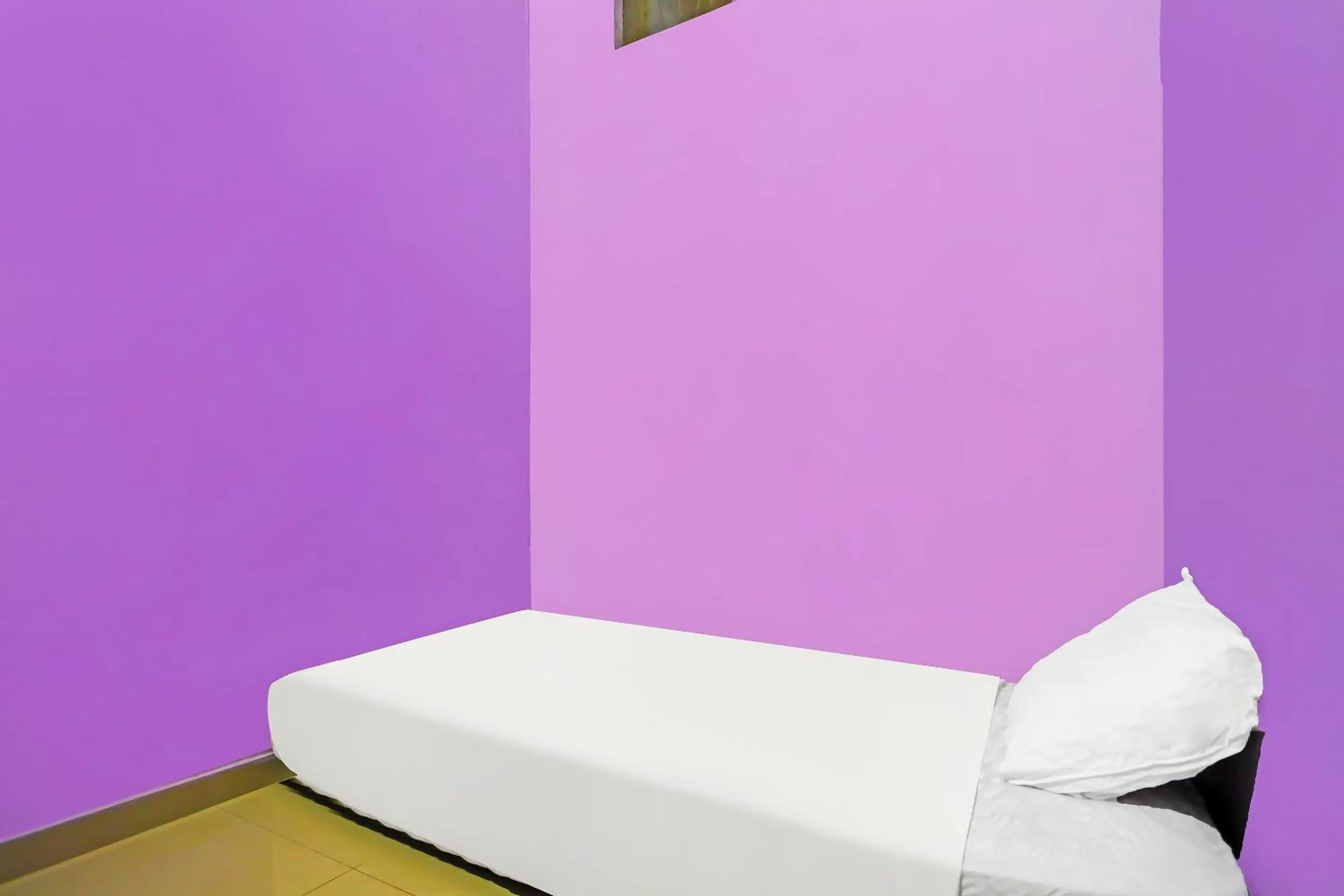 Bedroom, Bed in Hotel O Fendi Homestay SyariahNearTempat Makan Pagi Sore Nohil