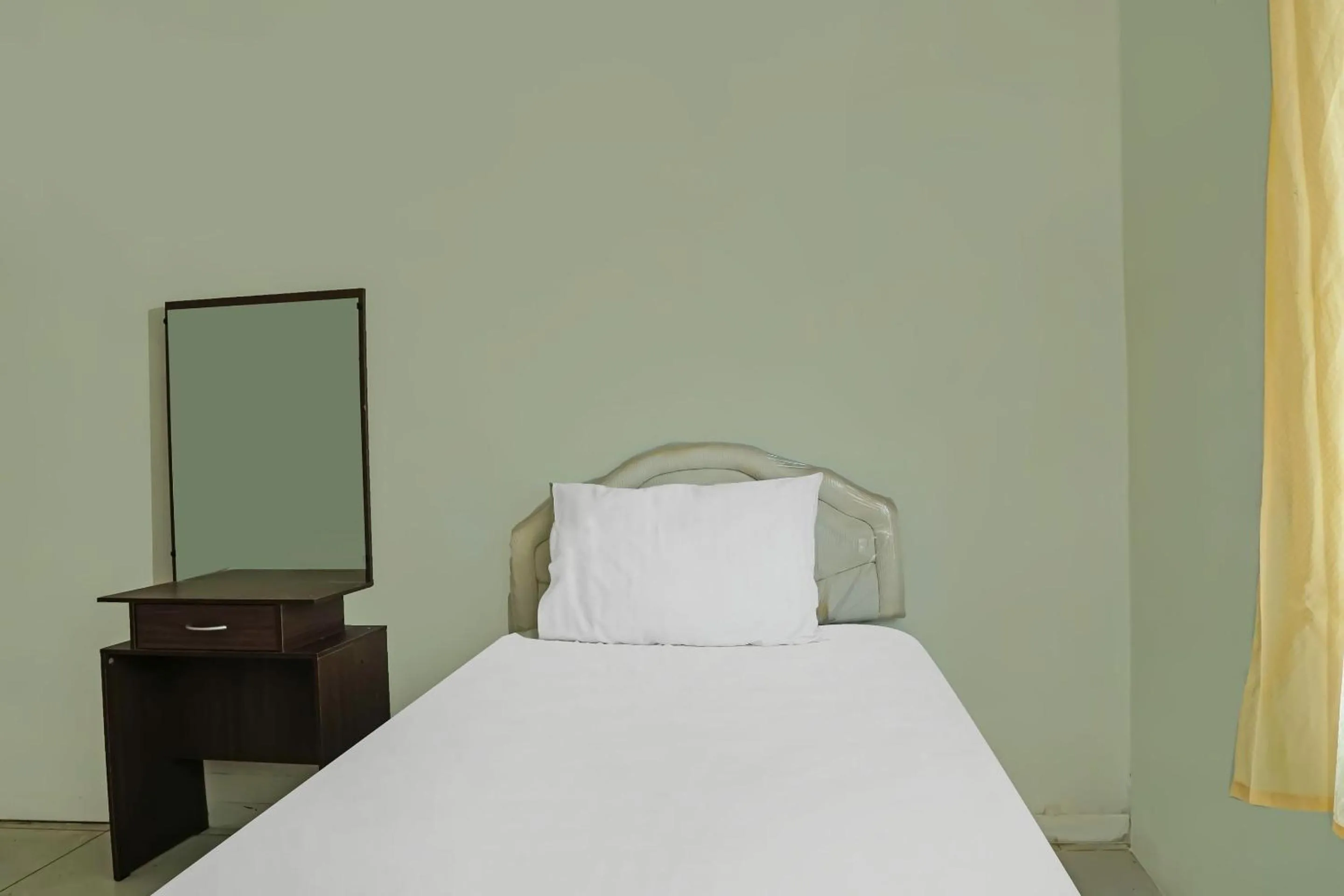 Bedroom, Bed in Hotel O Wilma Kost Syariah