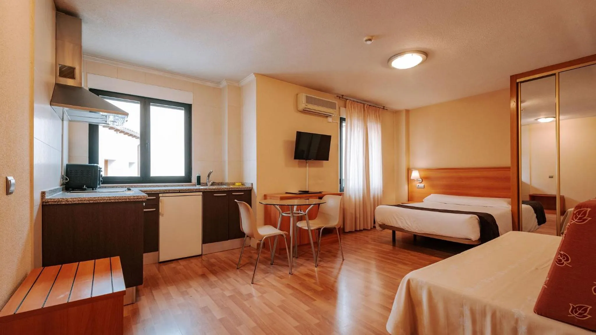 Photo of the whole room, Bed in JCH Congreso Apartamentos