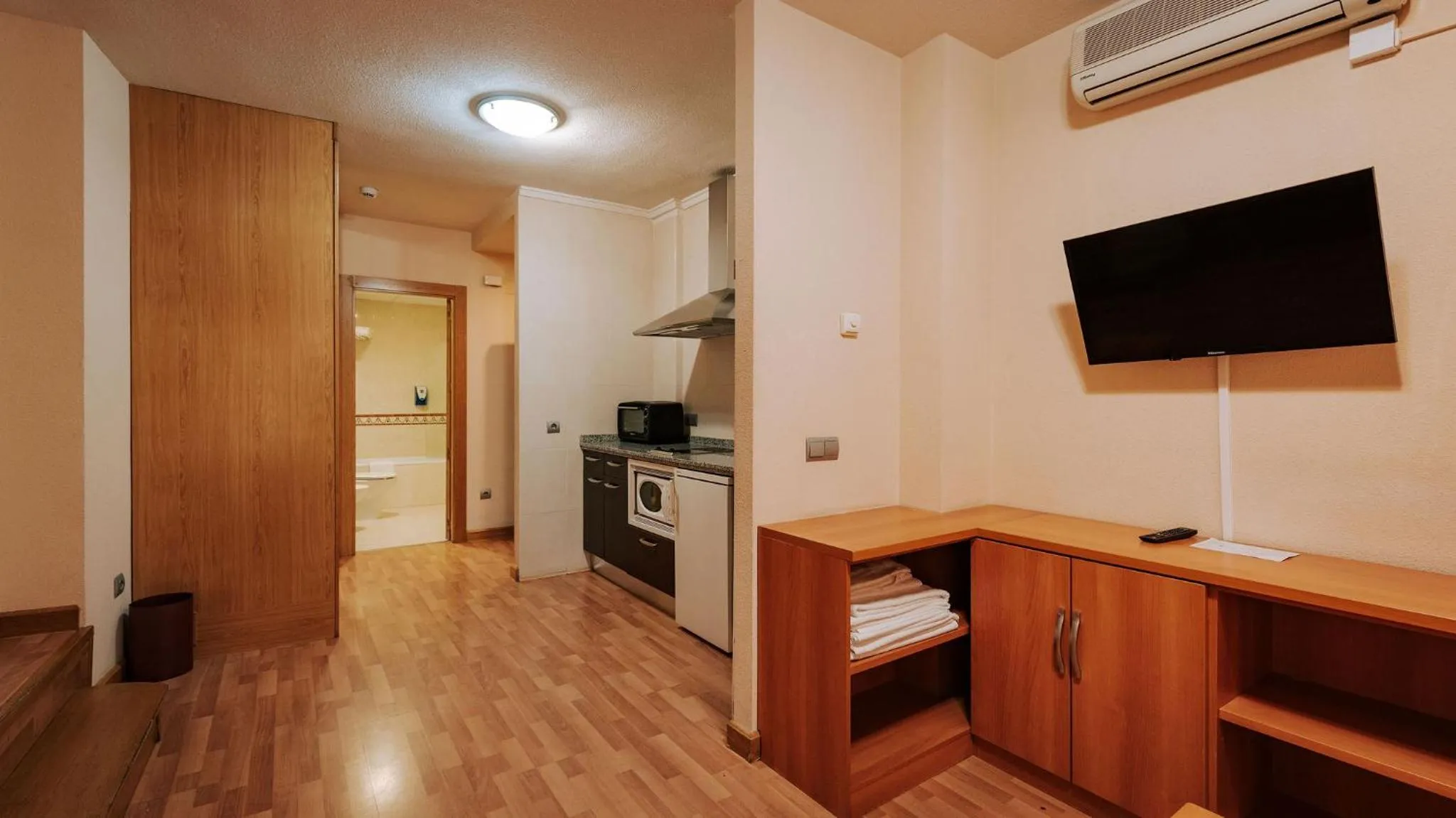 TV and multimedia in JCH Congreso Apartamentos