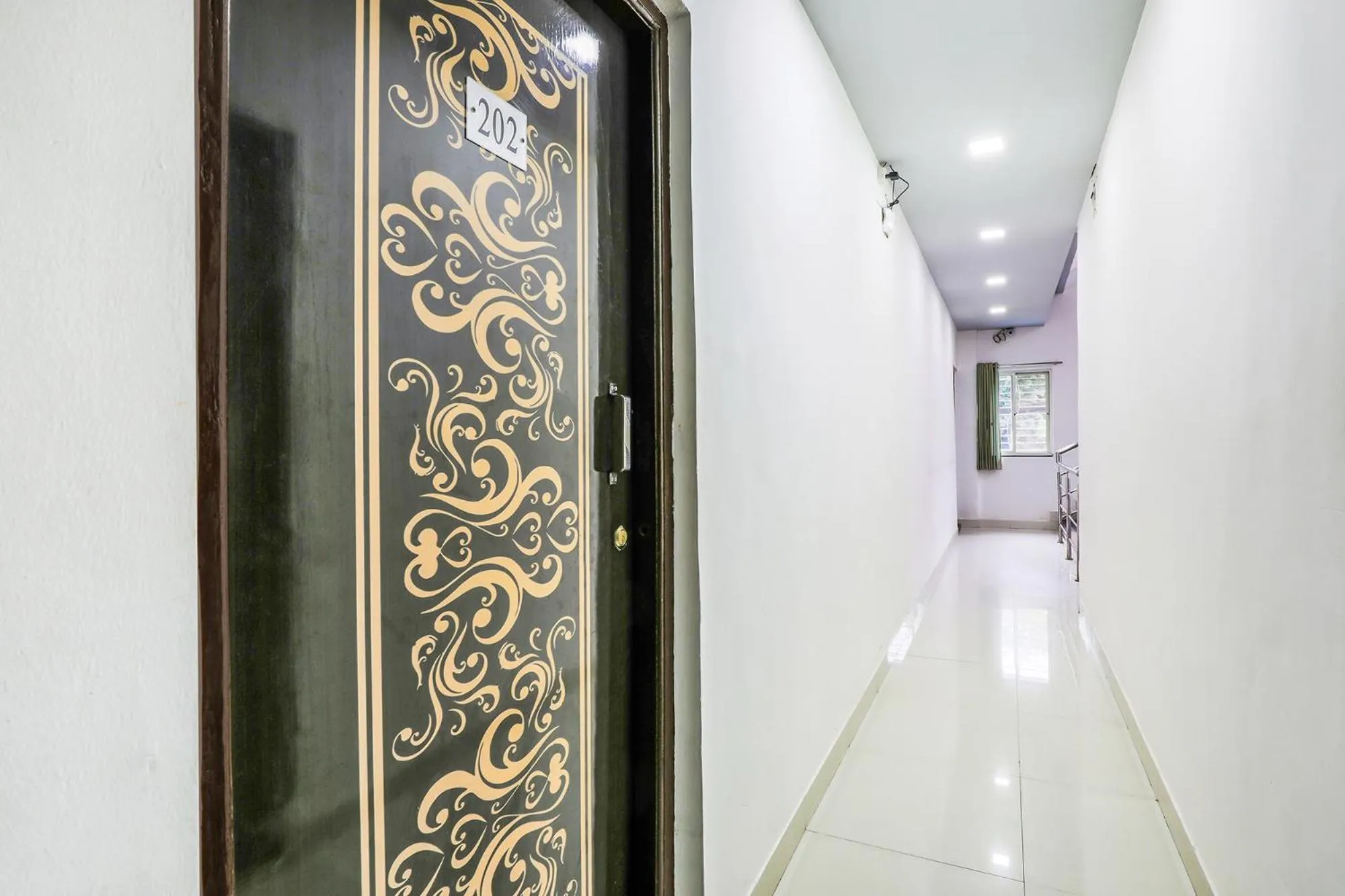 Lobby or reception in FabHotel Diamond Residency - Airport road
