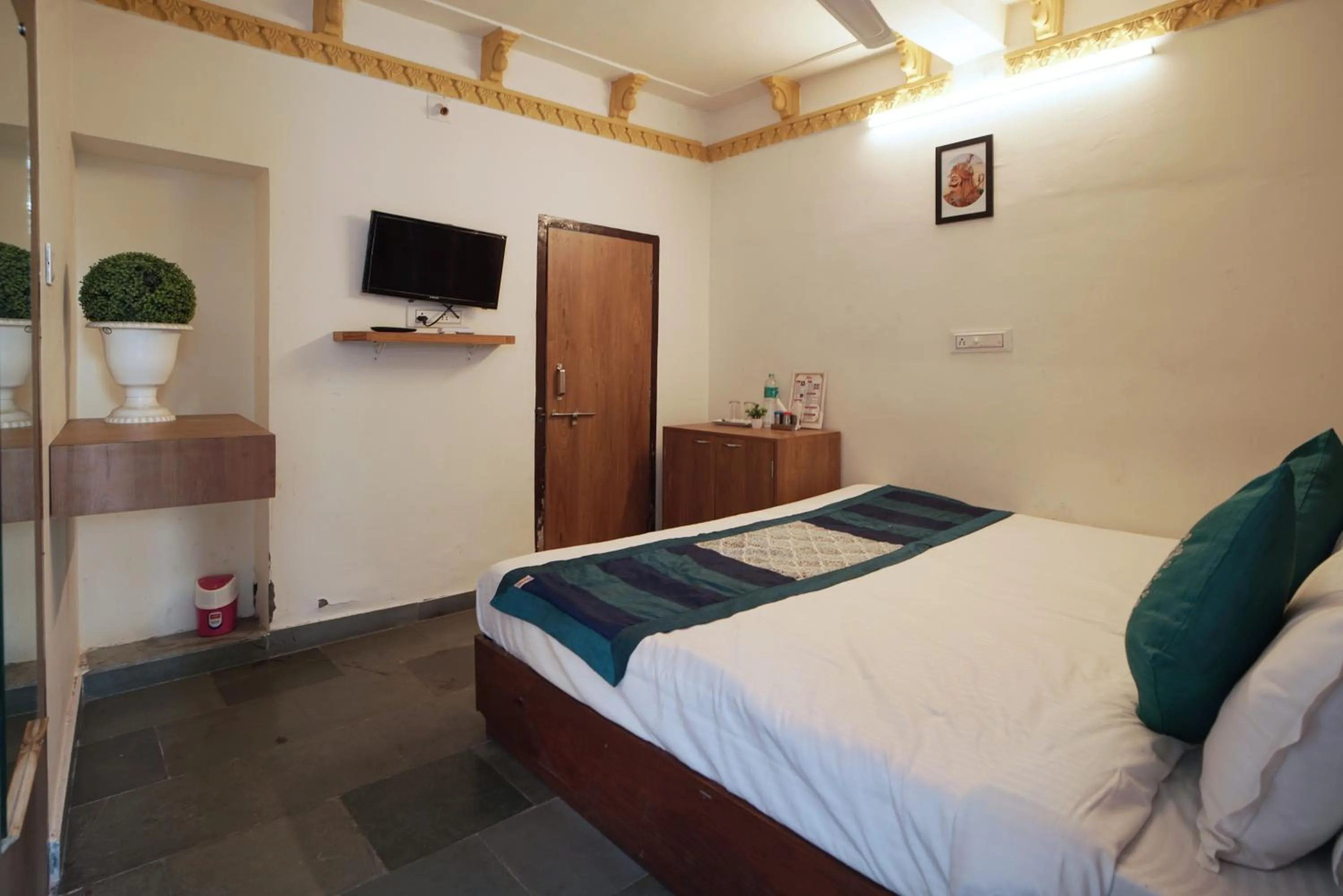 Bedroom, Bed in Hotel Ambavgarh Palace