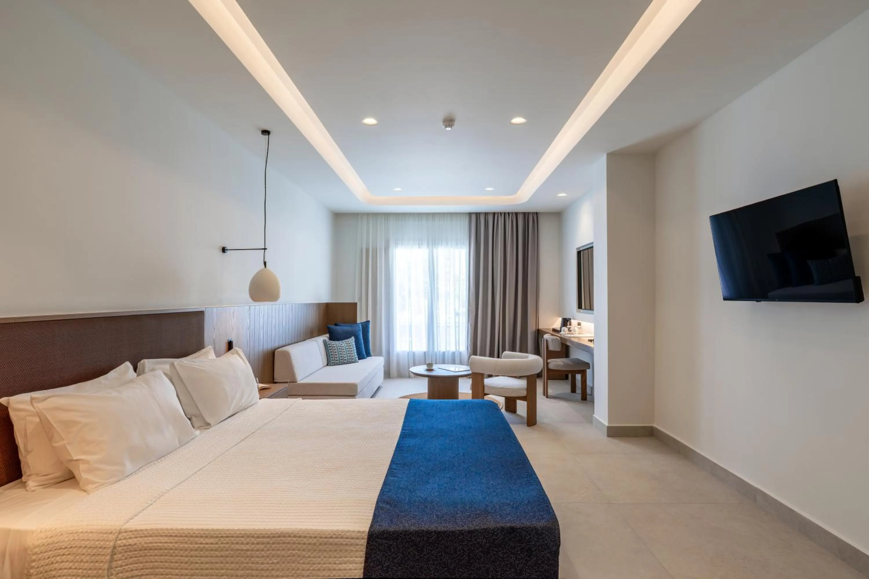 Photo of the whole room, Bed in Aegean Plaza Hotel