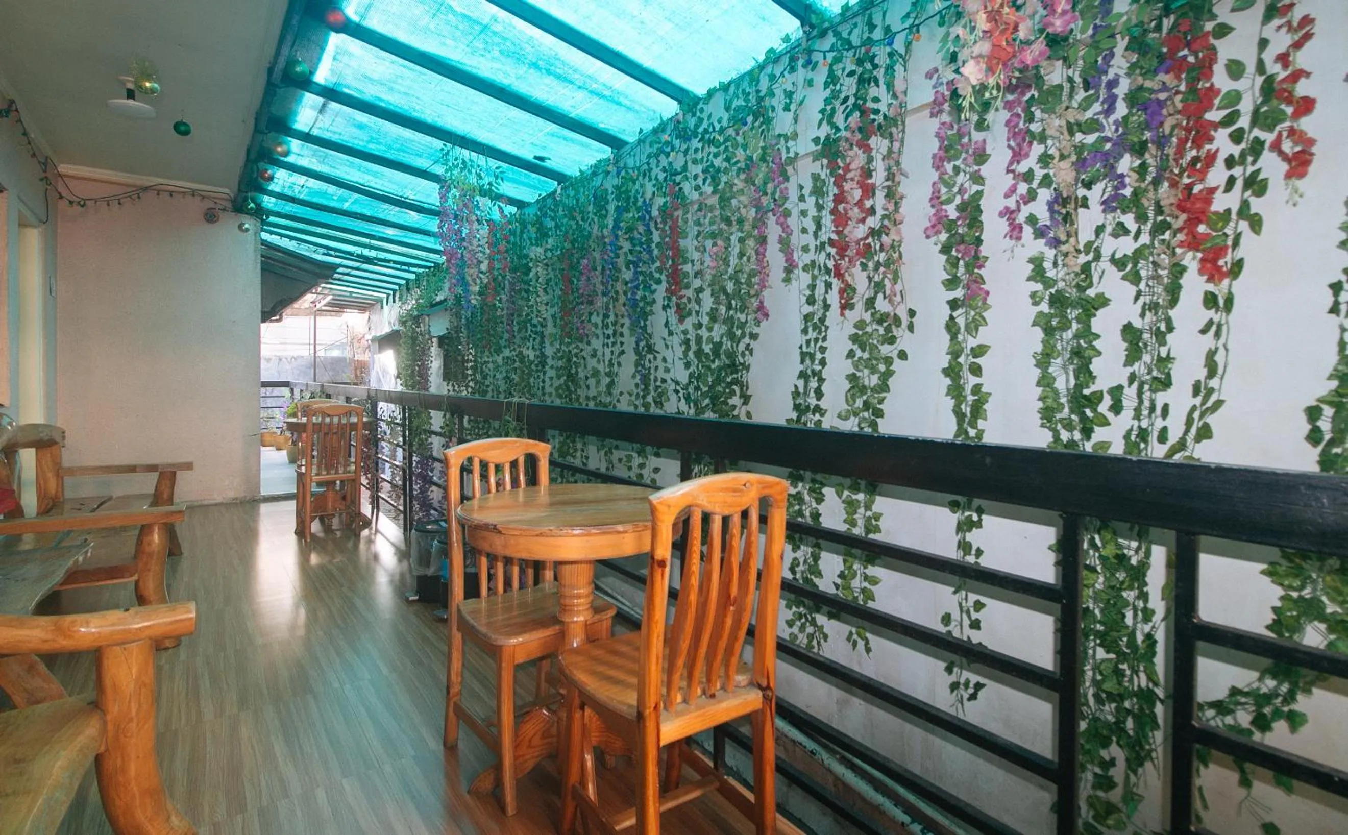 Balcony/Terrace in RedDoorz Hostel @ Faes Transient House