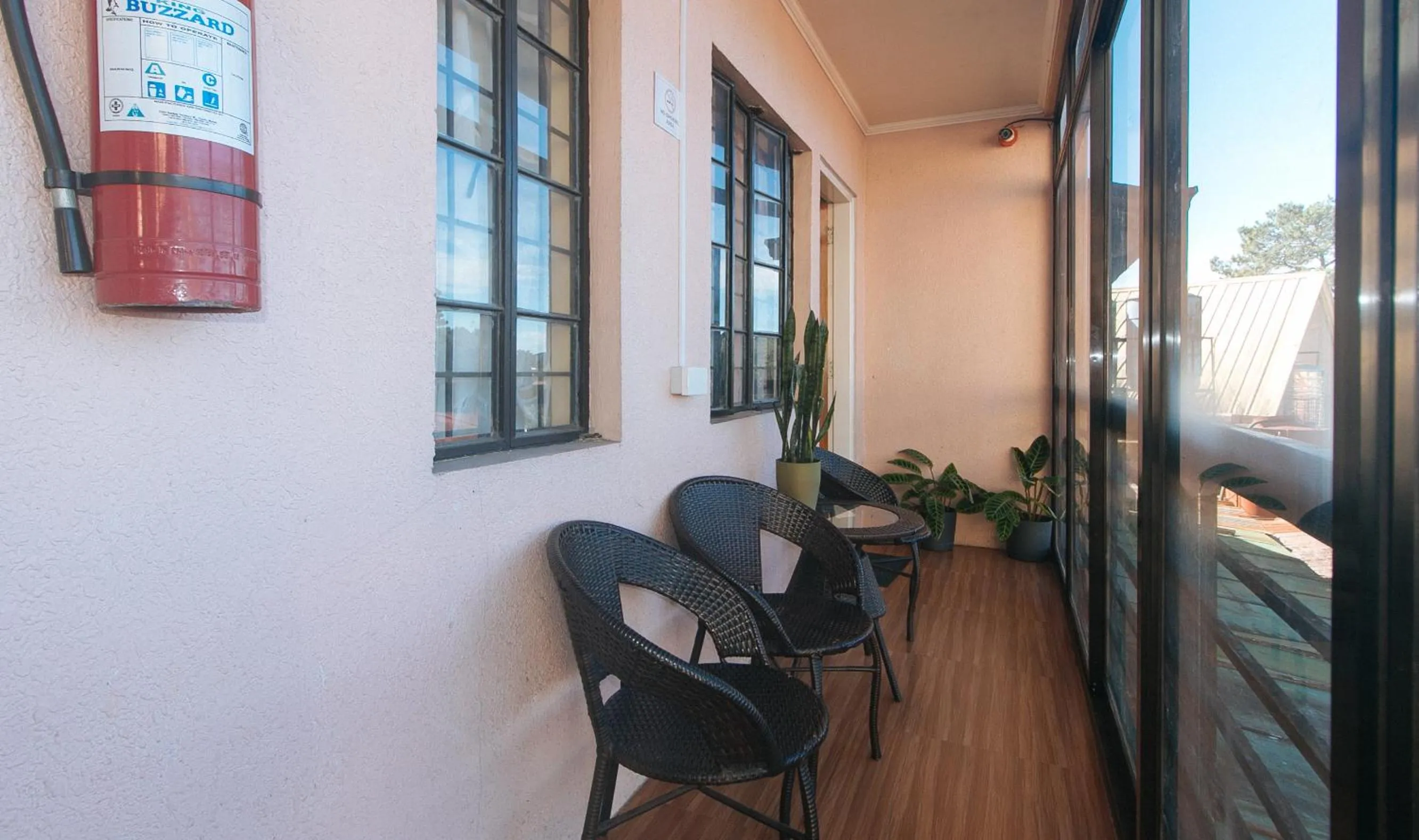 Balcony/Terrace in RedDoorz Hostel @ Faes Transient House