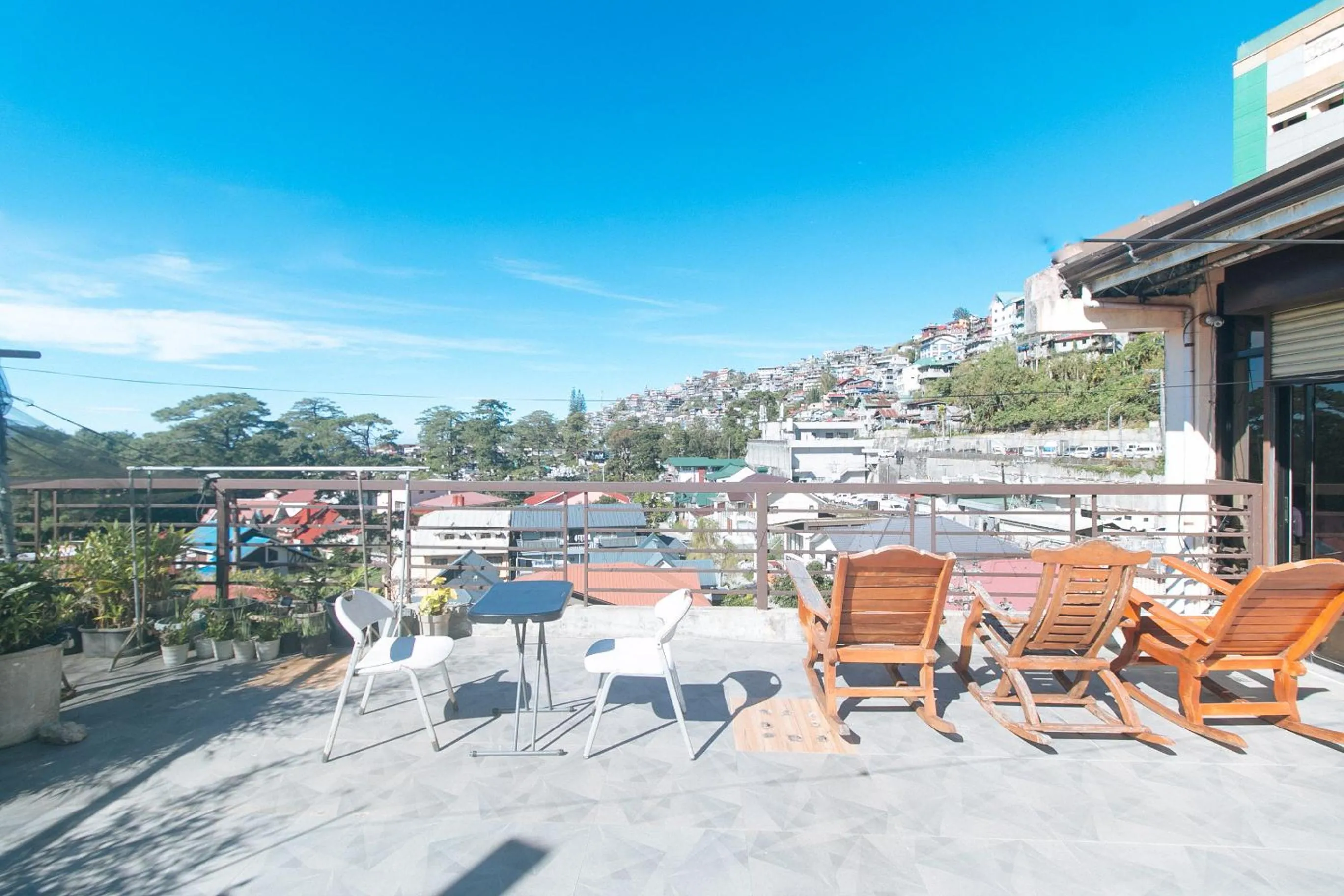 Patio in RedDoorz Hostel @ Faes Transient House