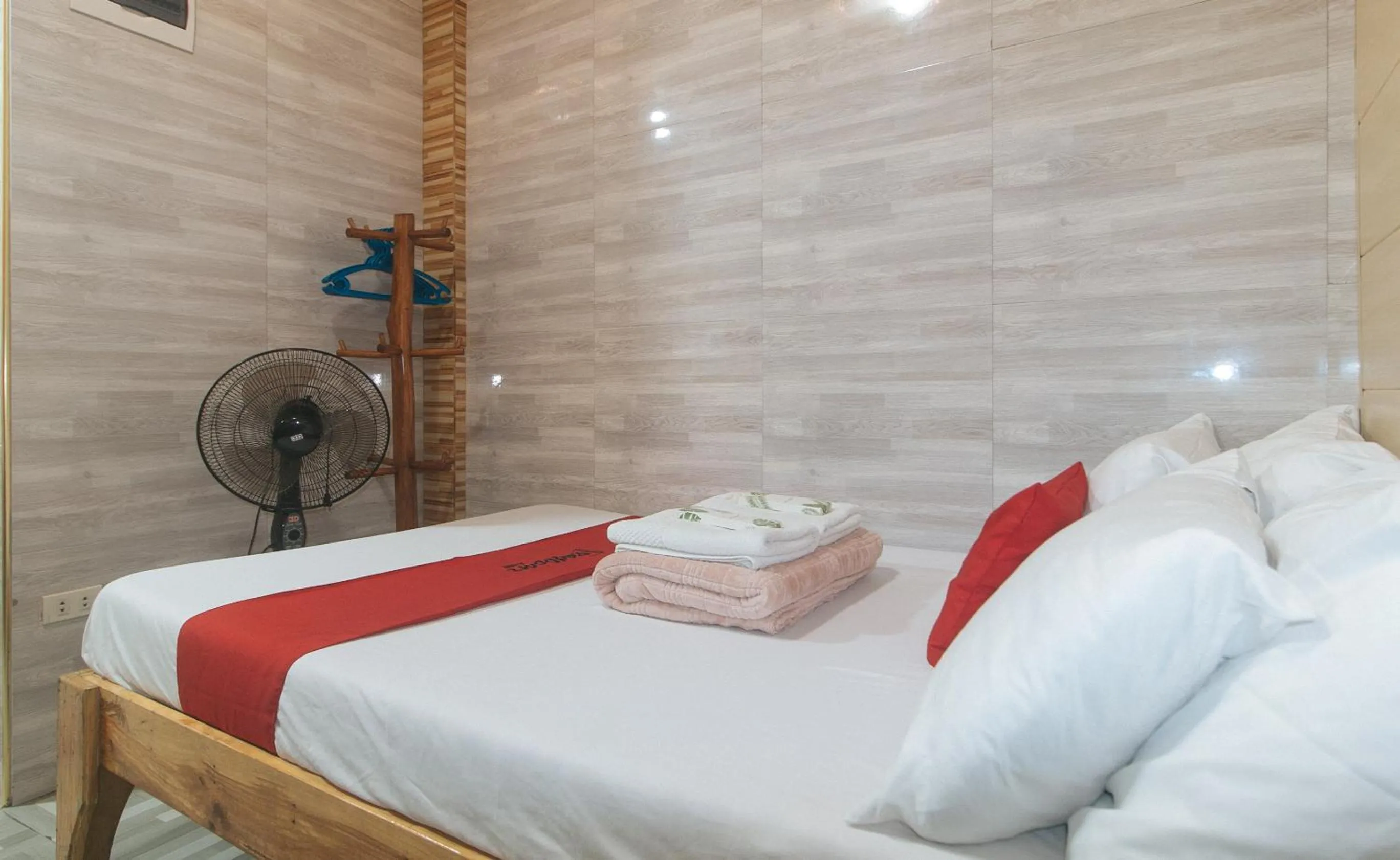 Bed in RedDoorz Hostel @ Faes Transient House