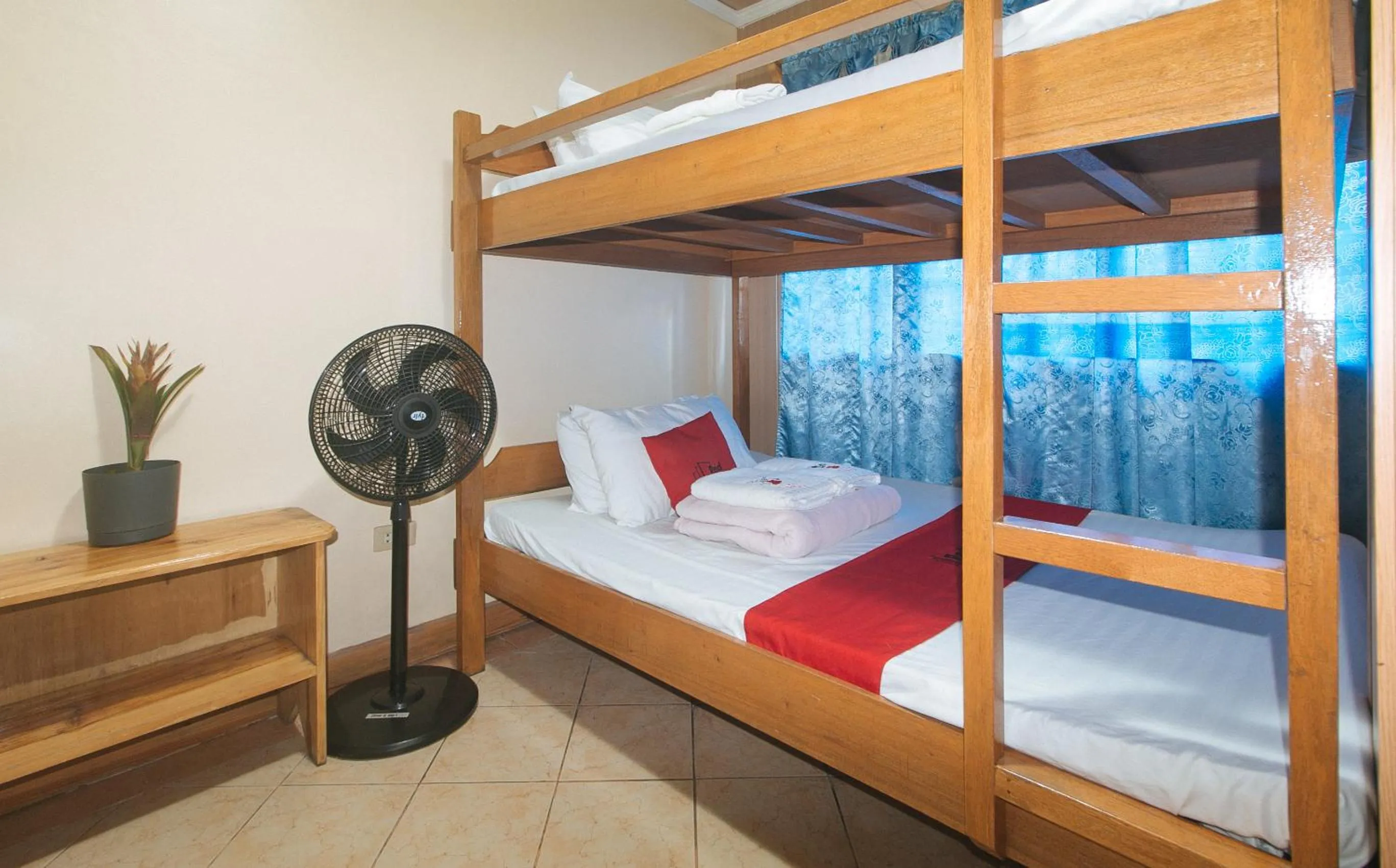 bunk bed, Bed in RedDoorz Hostel @ Faes Transient House