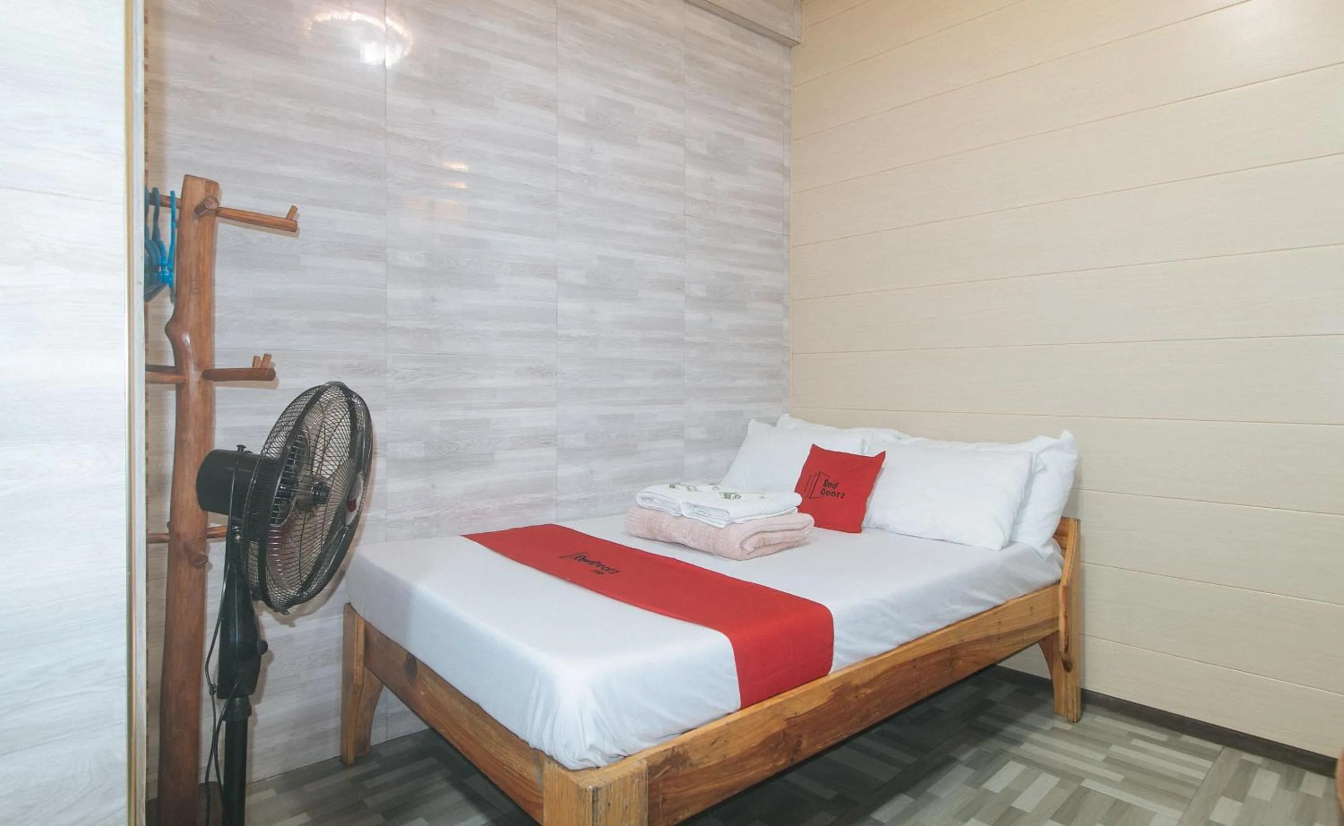 Bed in RedDoorz Hostel @ Faes Transient House