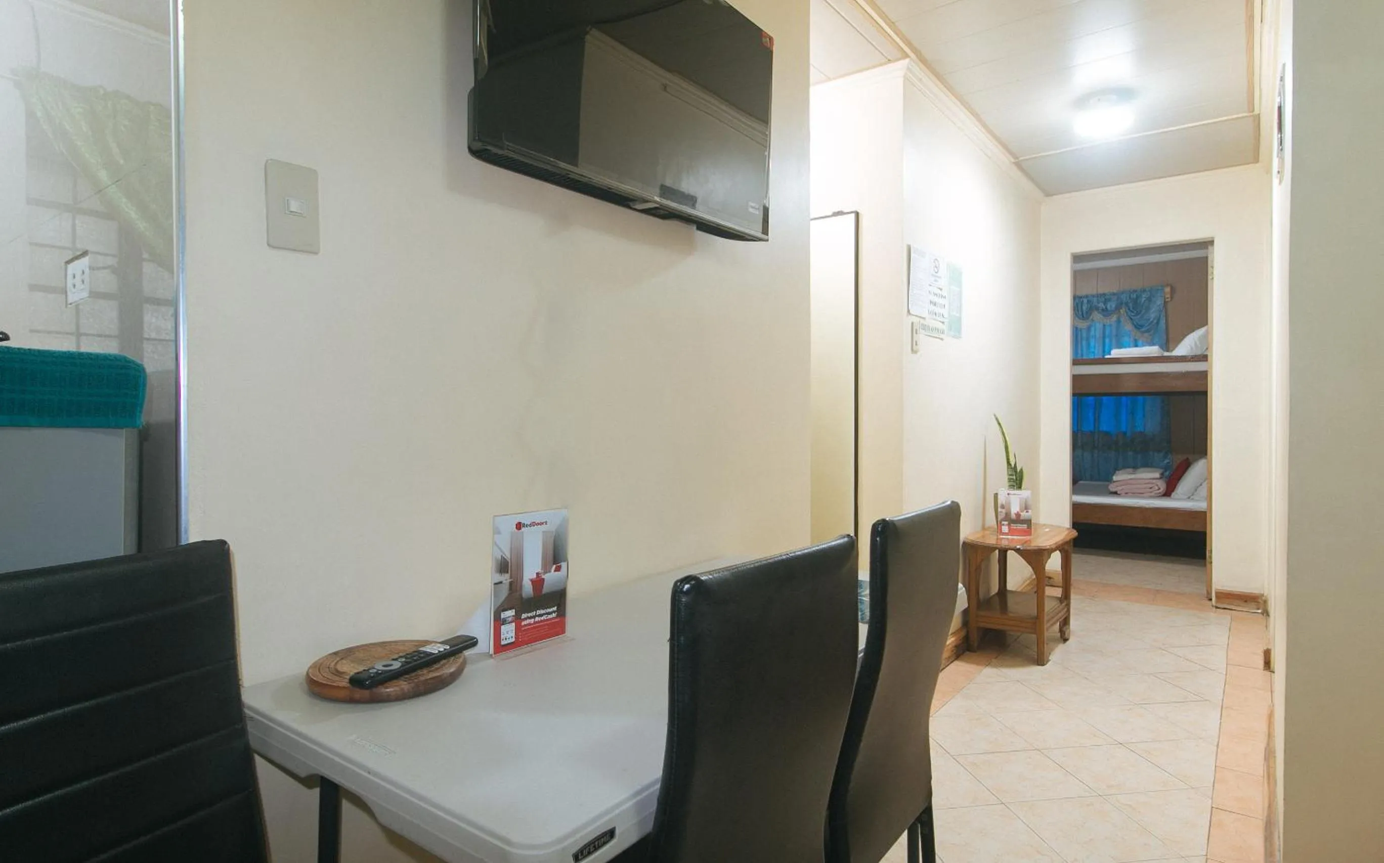 Area and facilities in RedDoorz Hostel @ Faes Transient House