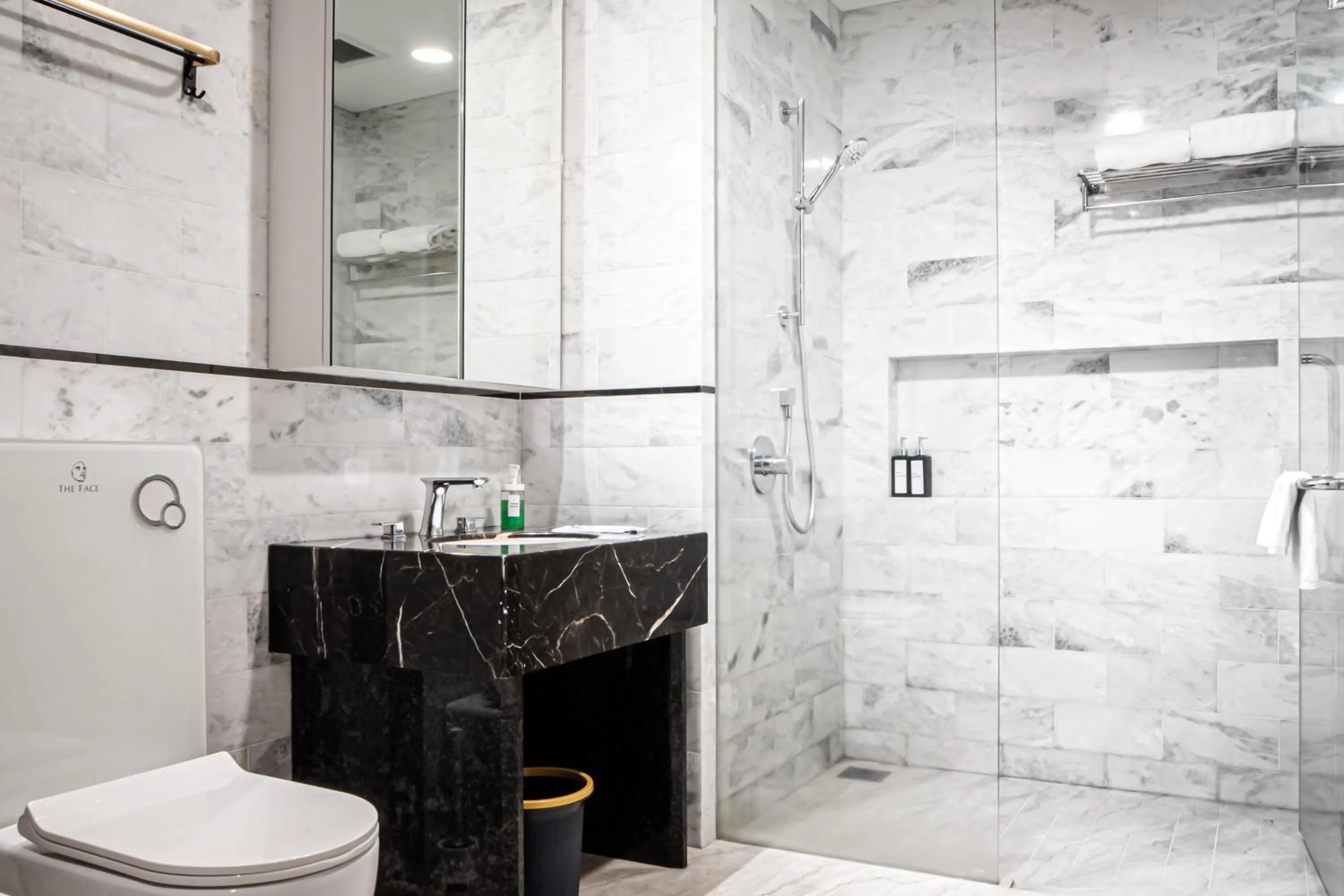 Shower in The Platinum 2 by MiuKy KLCC, Kuala Lumpur