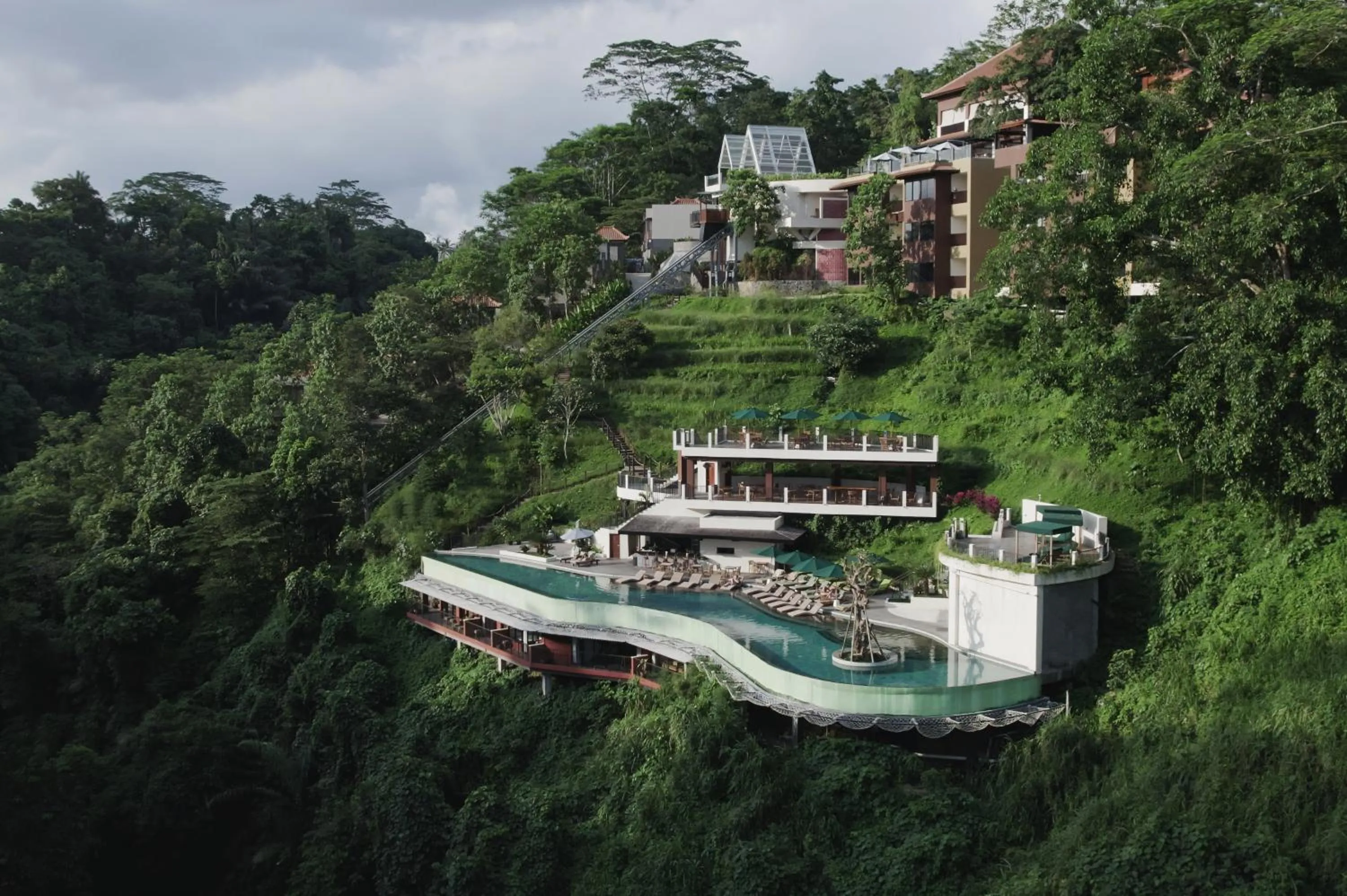 Swimming pool in Horison Ume Suites & Villas