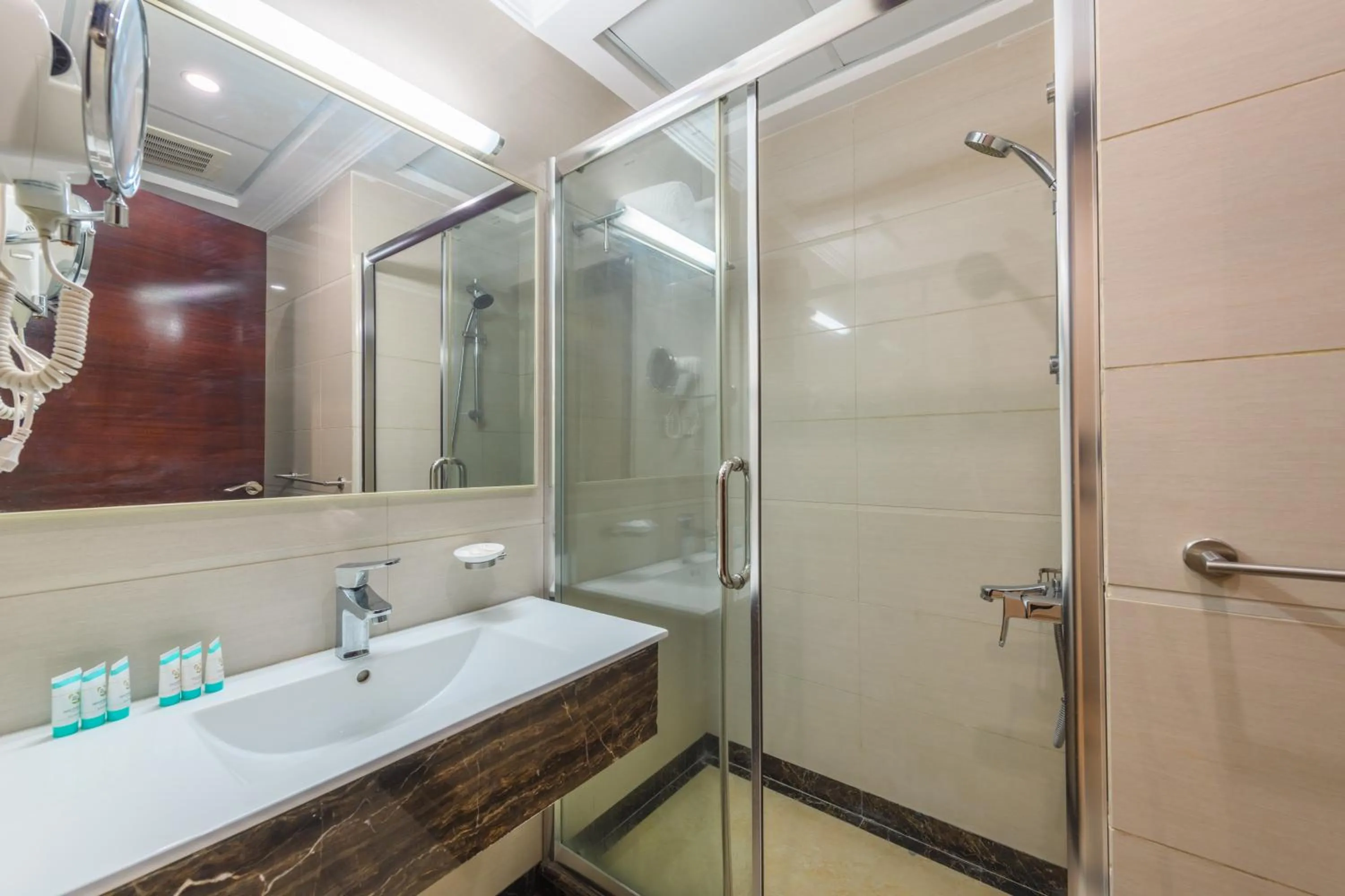 Shower in Joury Al Mashaer Hotel