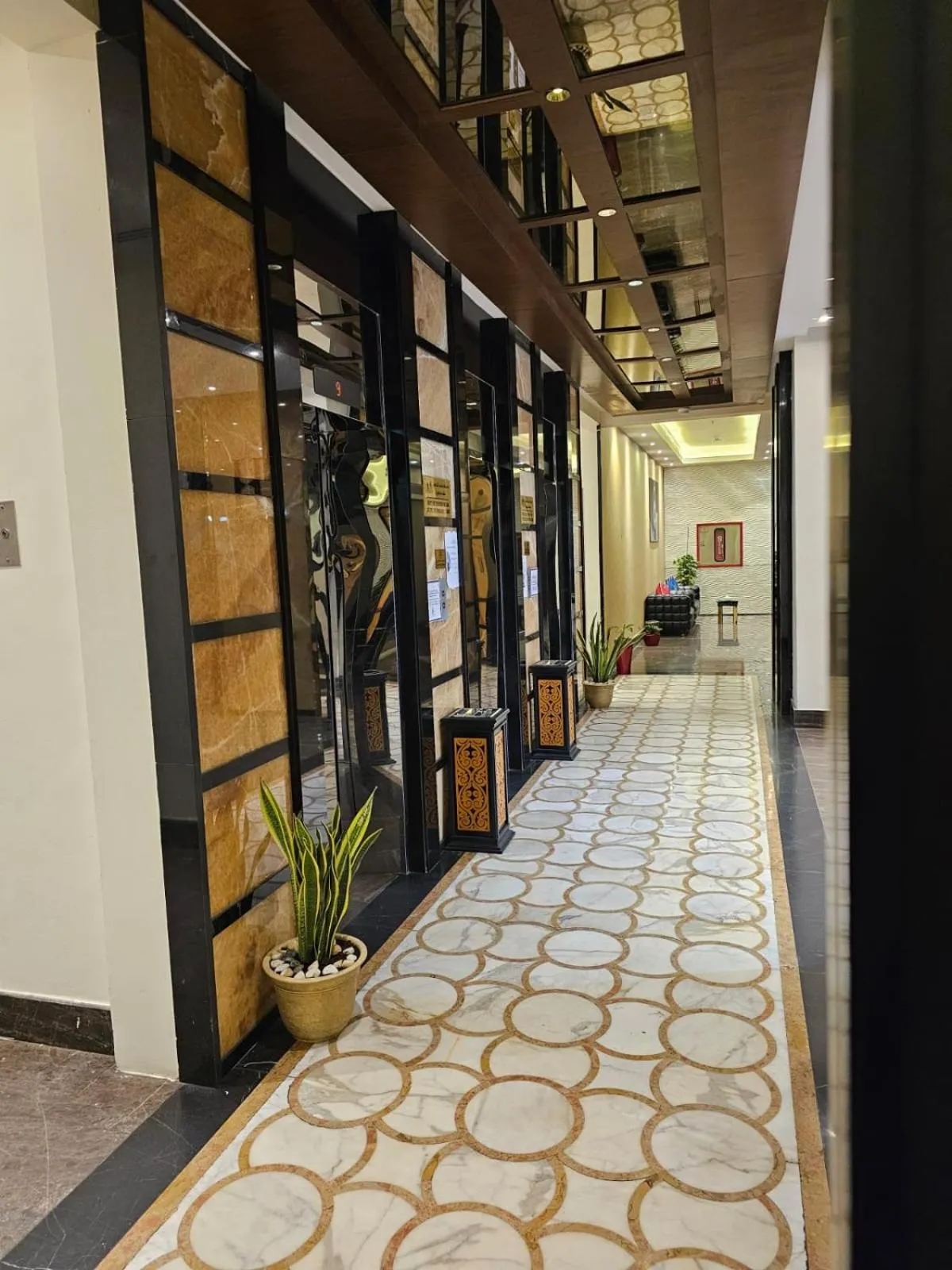 elevator in Joury Al Mashaer Hotel