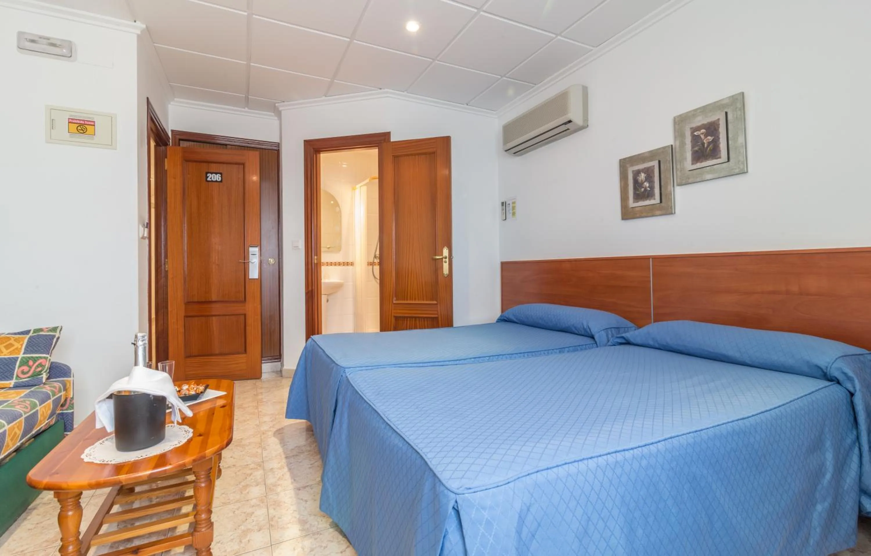 Photo of the whole room, Bed in Hotel Reig