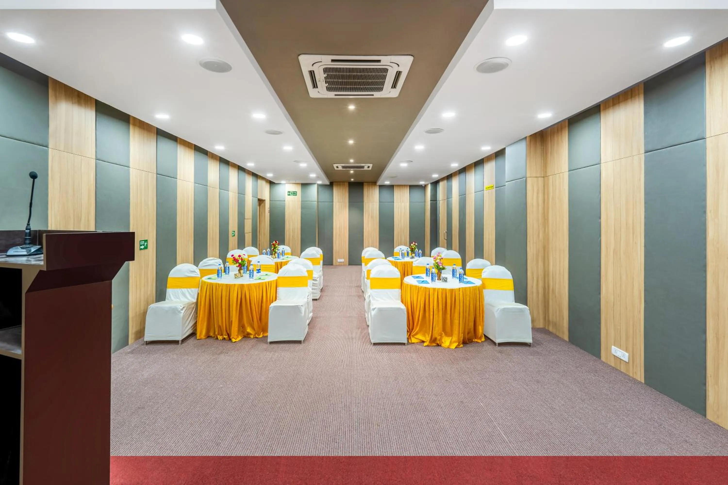 Meeting/conference room in WESTSIDE HOTEL HiTECH CITY