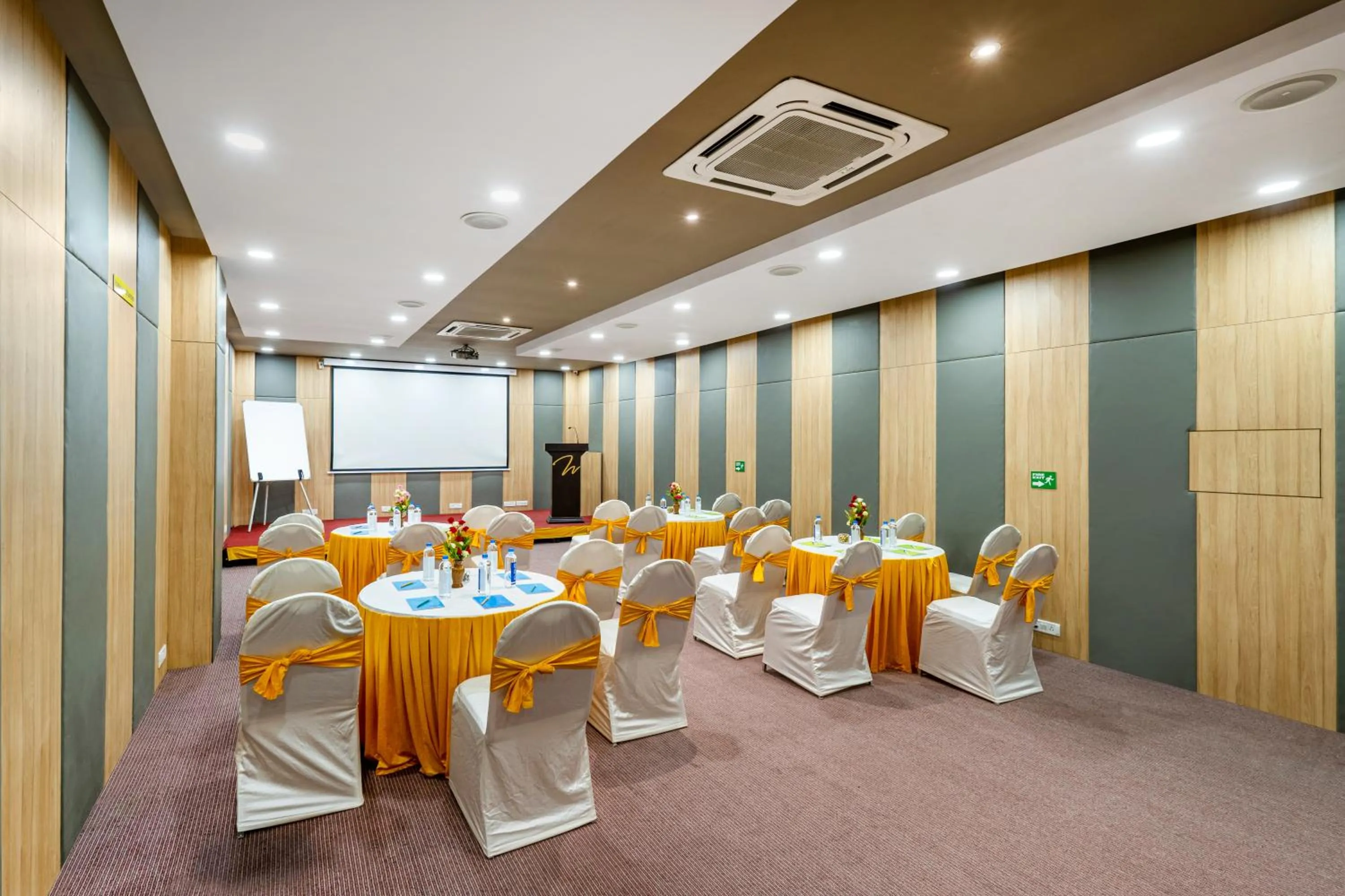 Meeting/conference room in WESTSIDE HOTEL HiTECH CITY