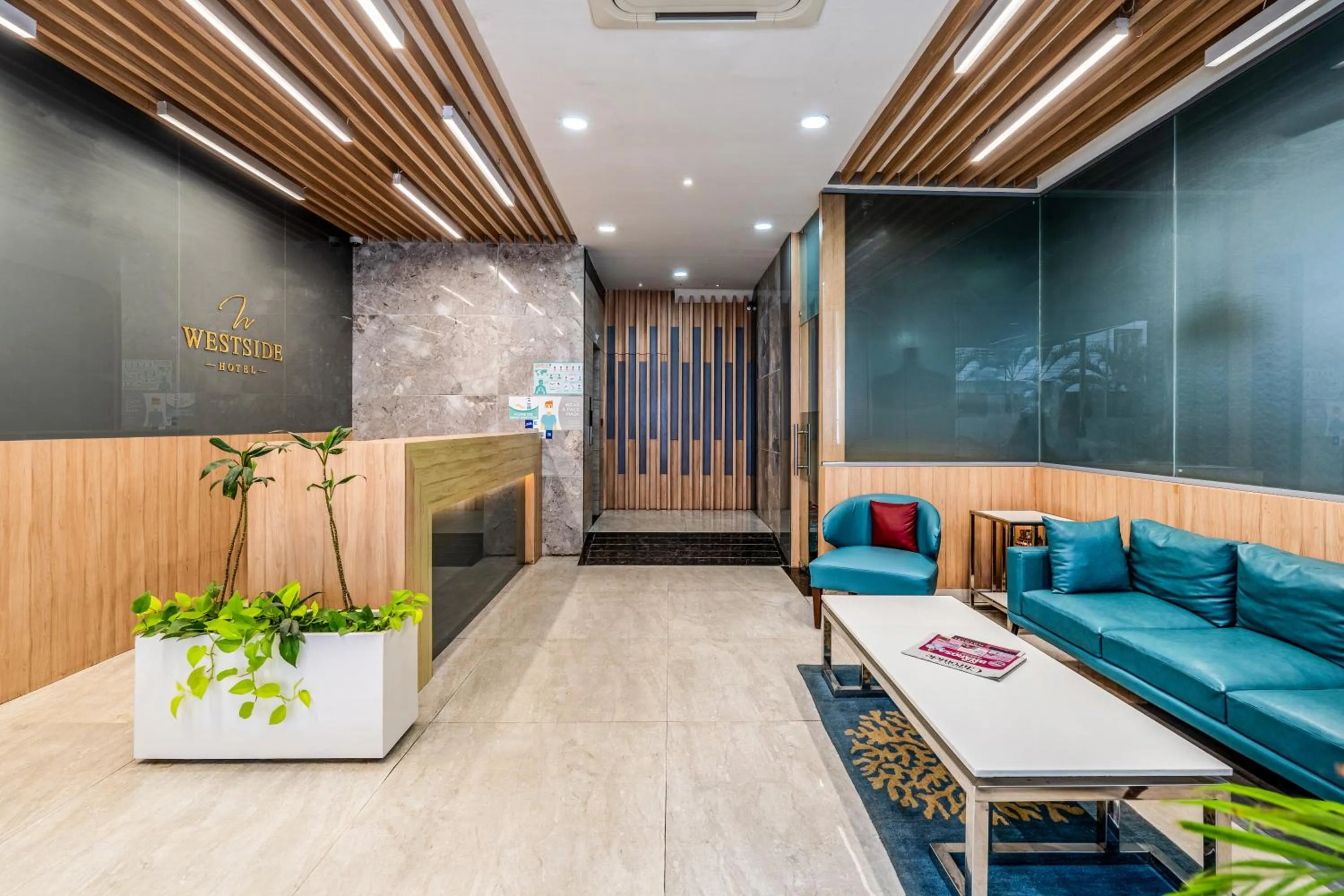 Seating area in WESTSIDE HOTEL HiTECH CITY