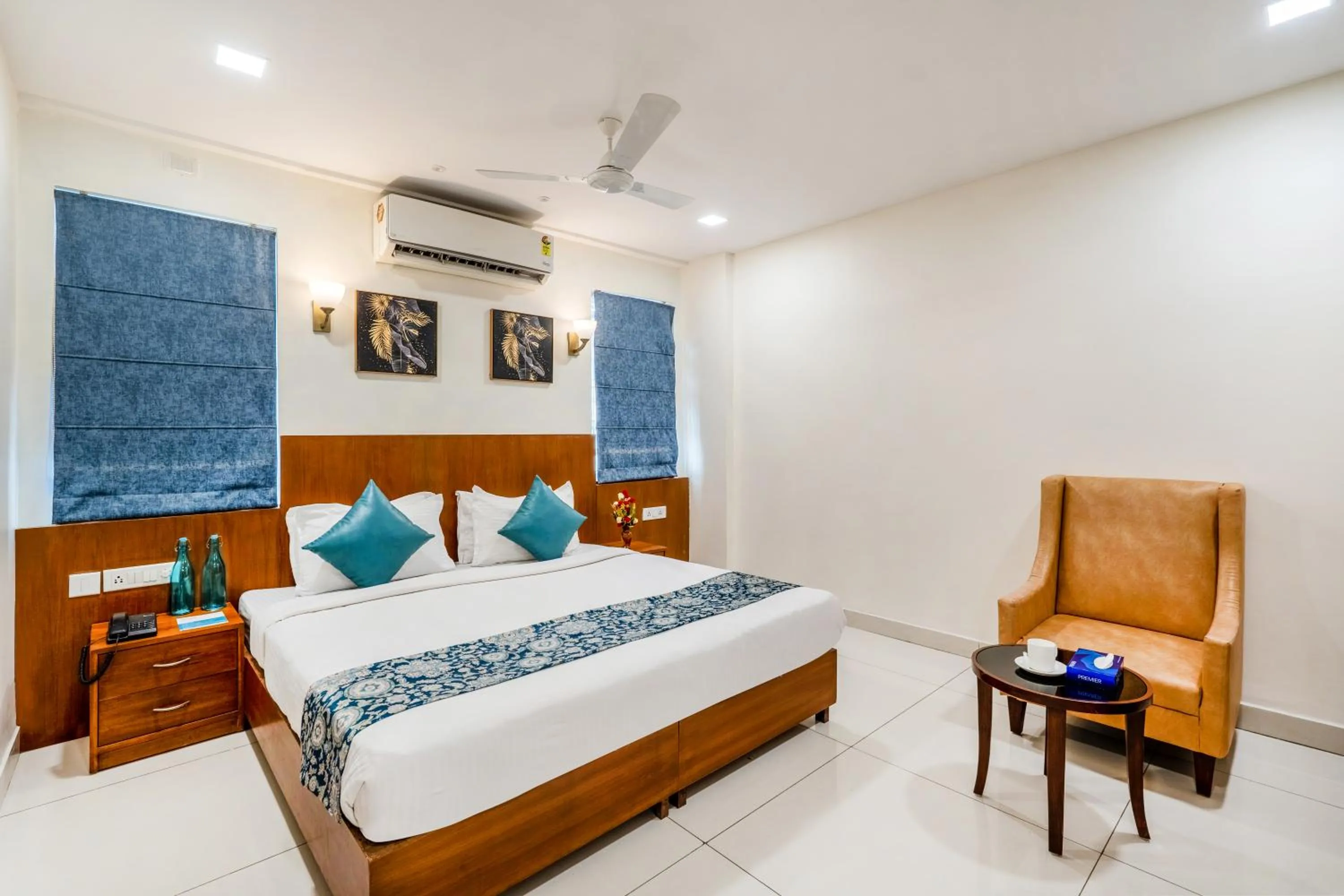 Bed in WESTSIDE HOTEL HiTECH CITY