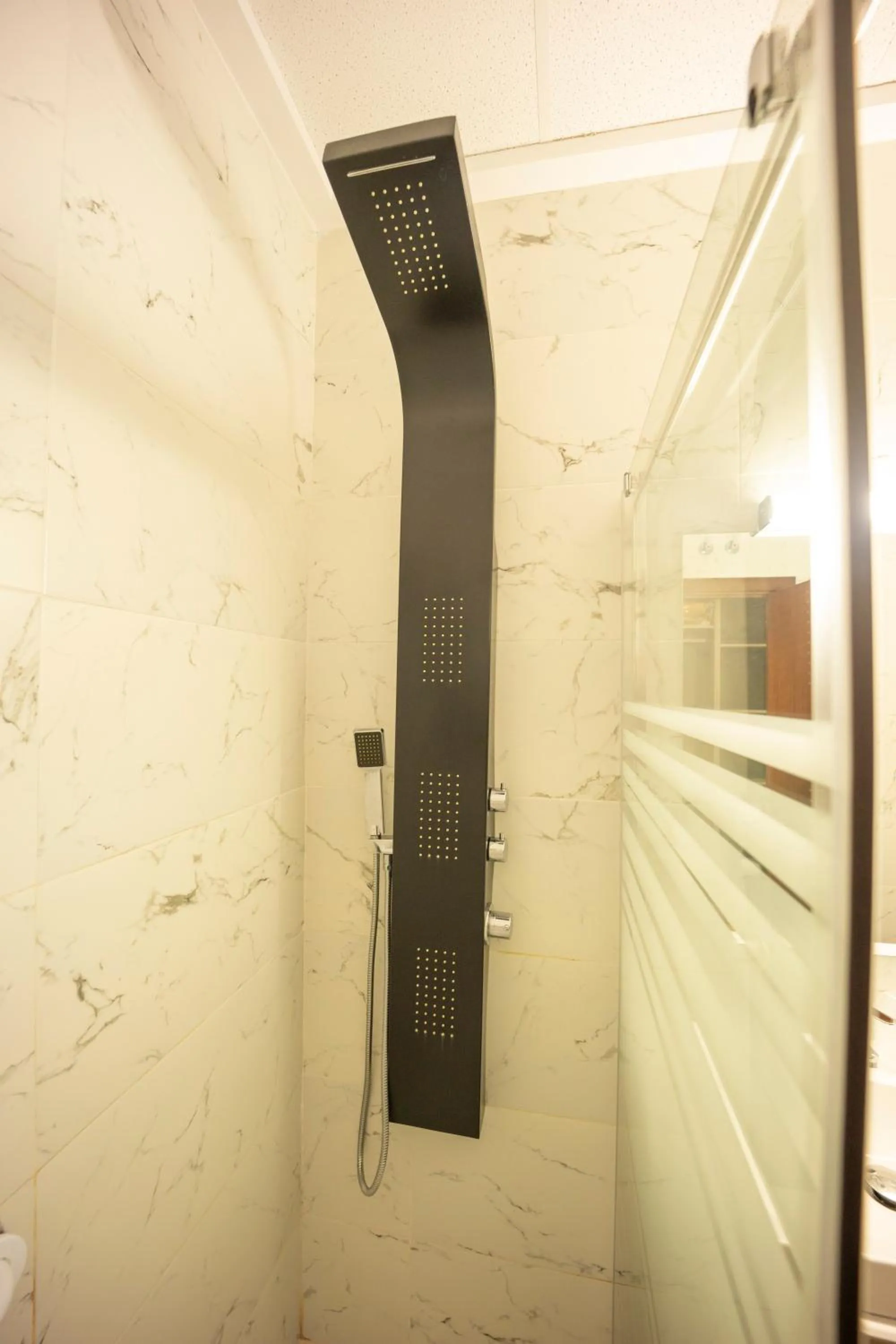 Shower in Hotel Florida