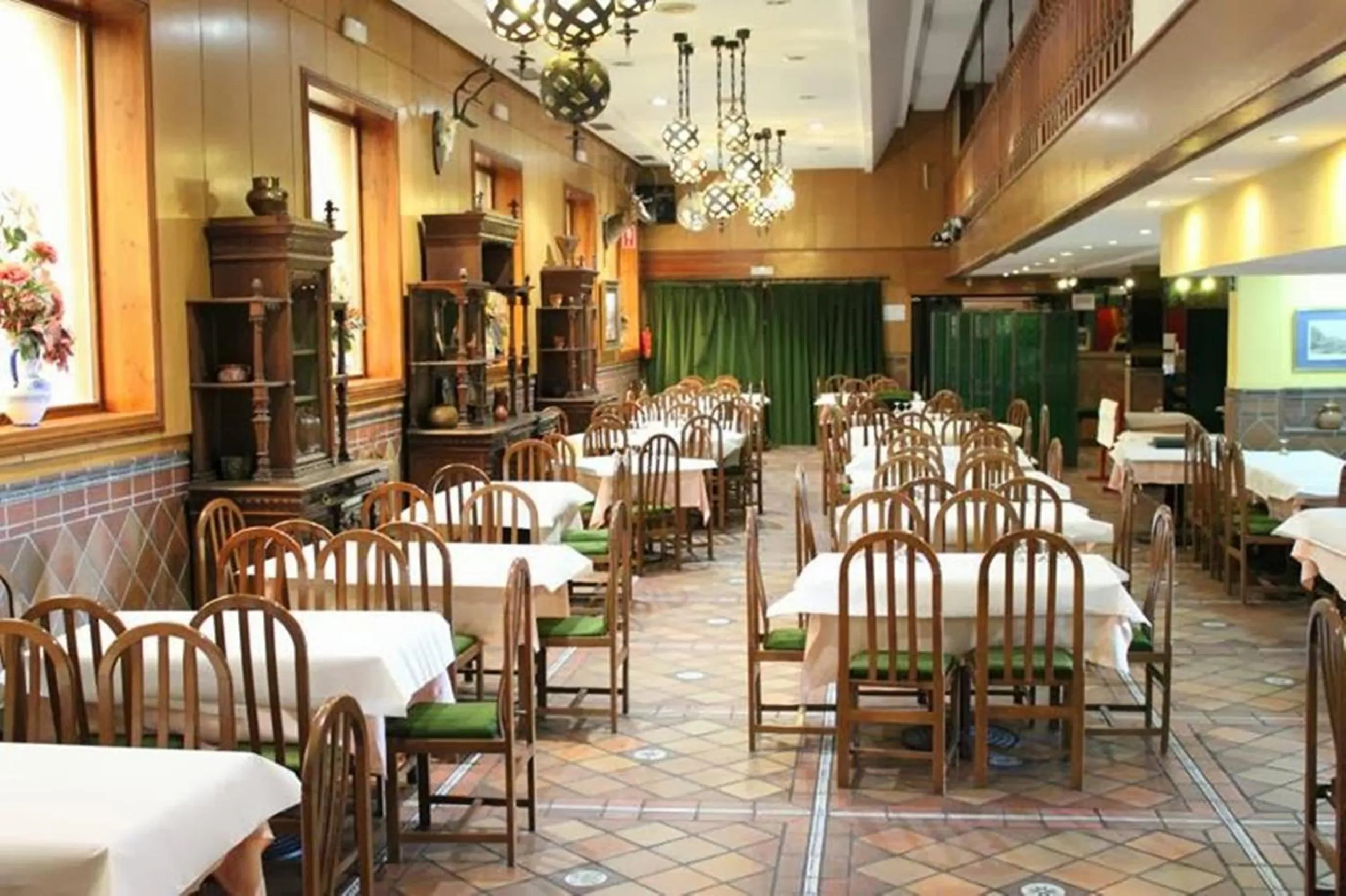 Restaurant/places to eat in Hotel Florida