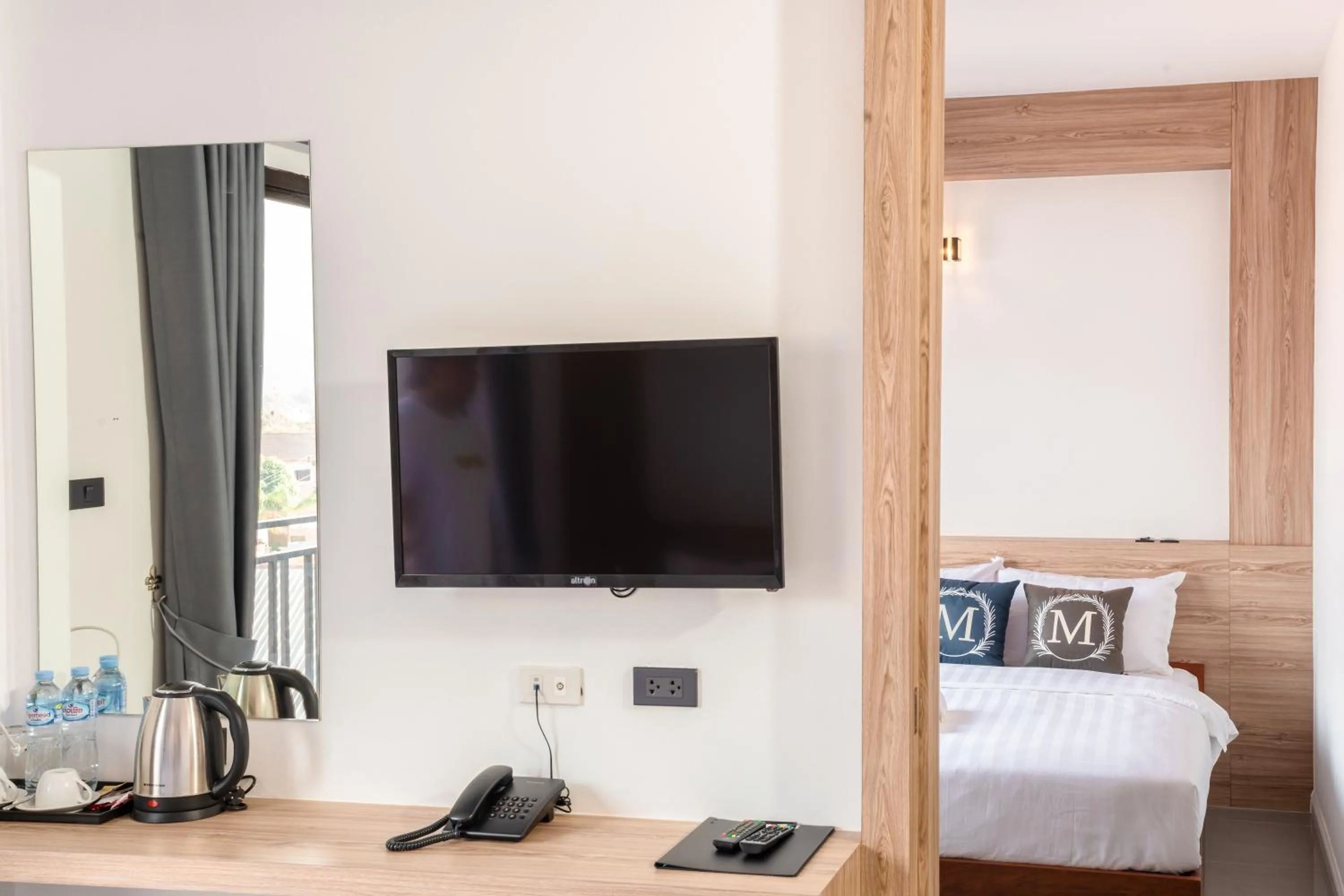 TV and multimedia, Bed in M&M Hotel