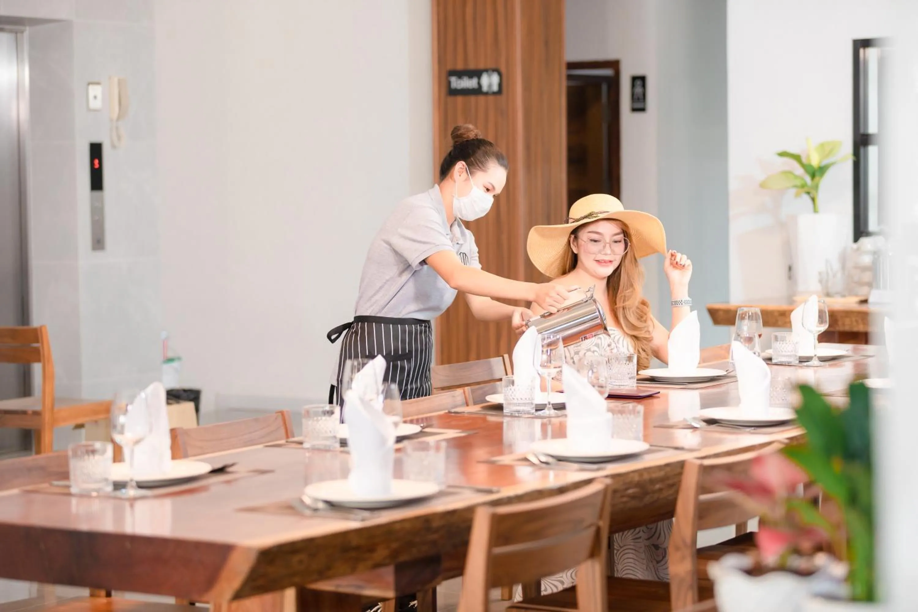 Food and drinks in M&M Hotel