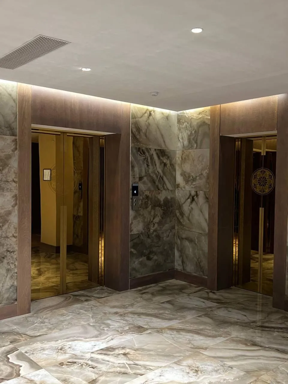 elevator in Sofia International Hotel