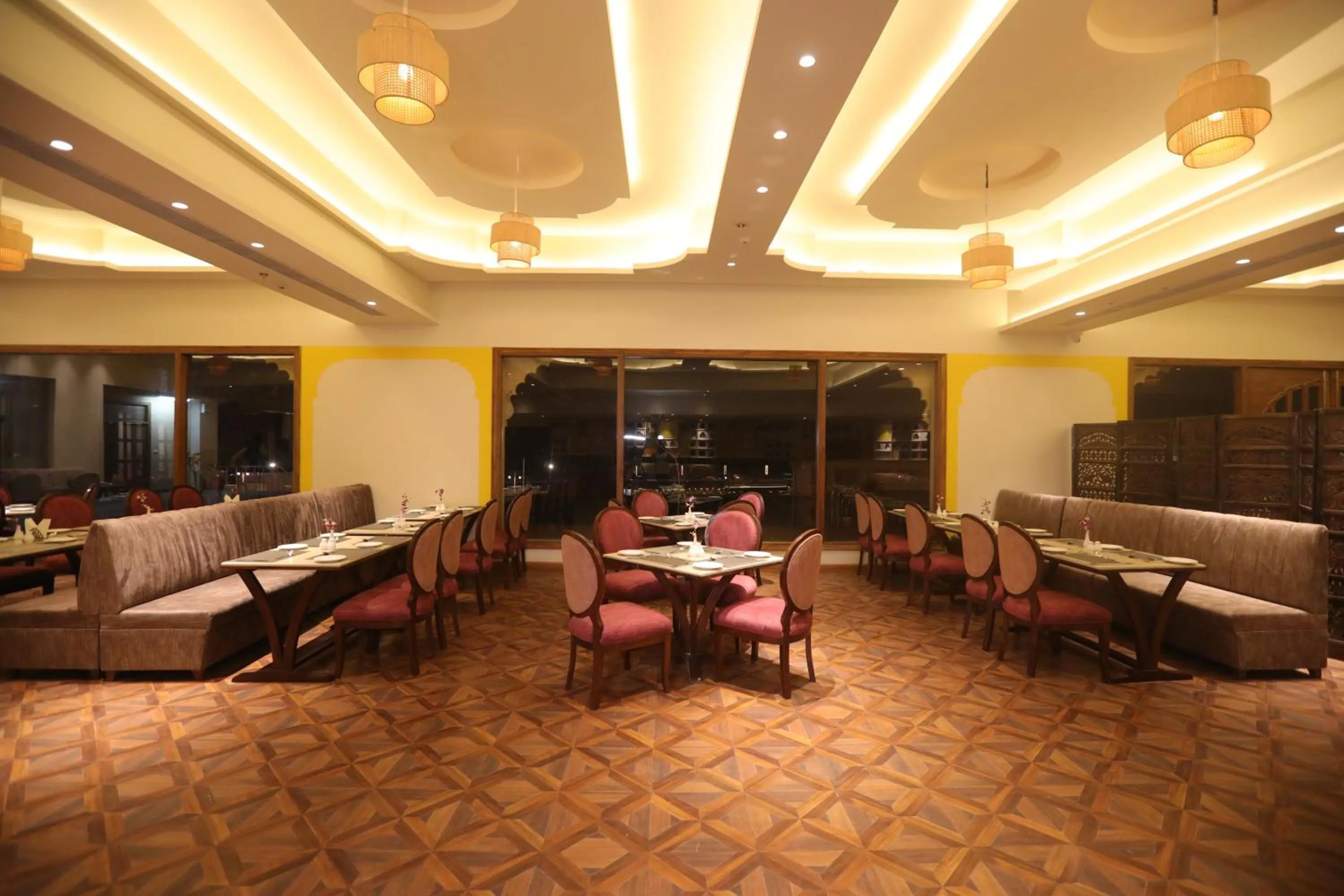 Restaurant/places to eat in Regenta City Vilas Palace Ambala
