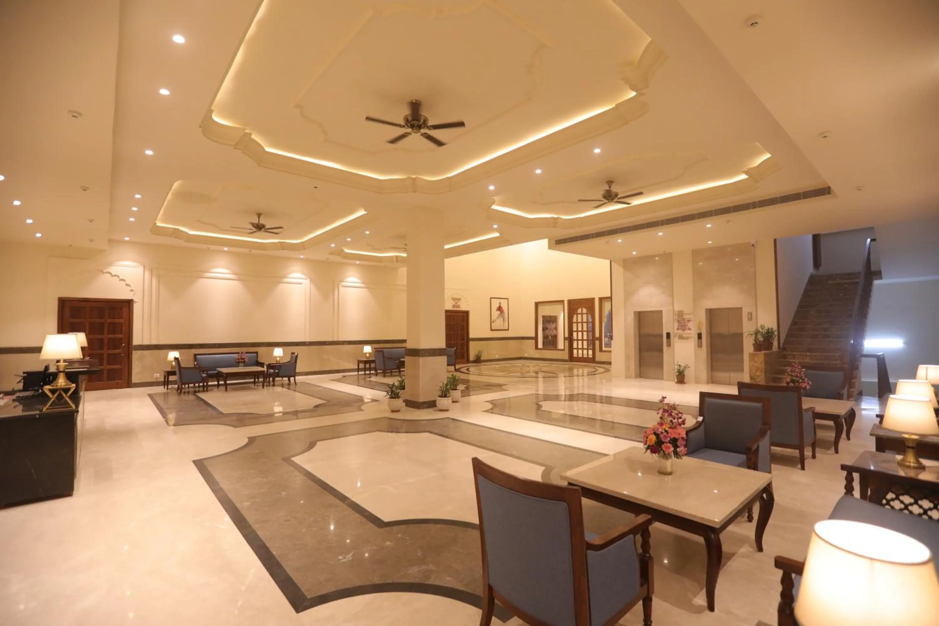Lobby or reception in Regenta City Vilas Palace Ambala