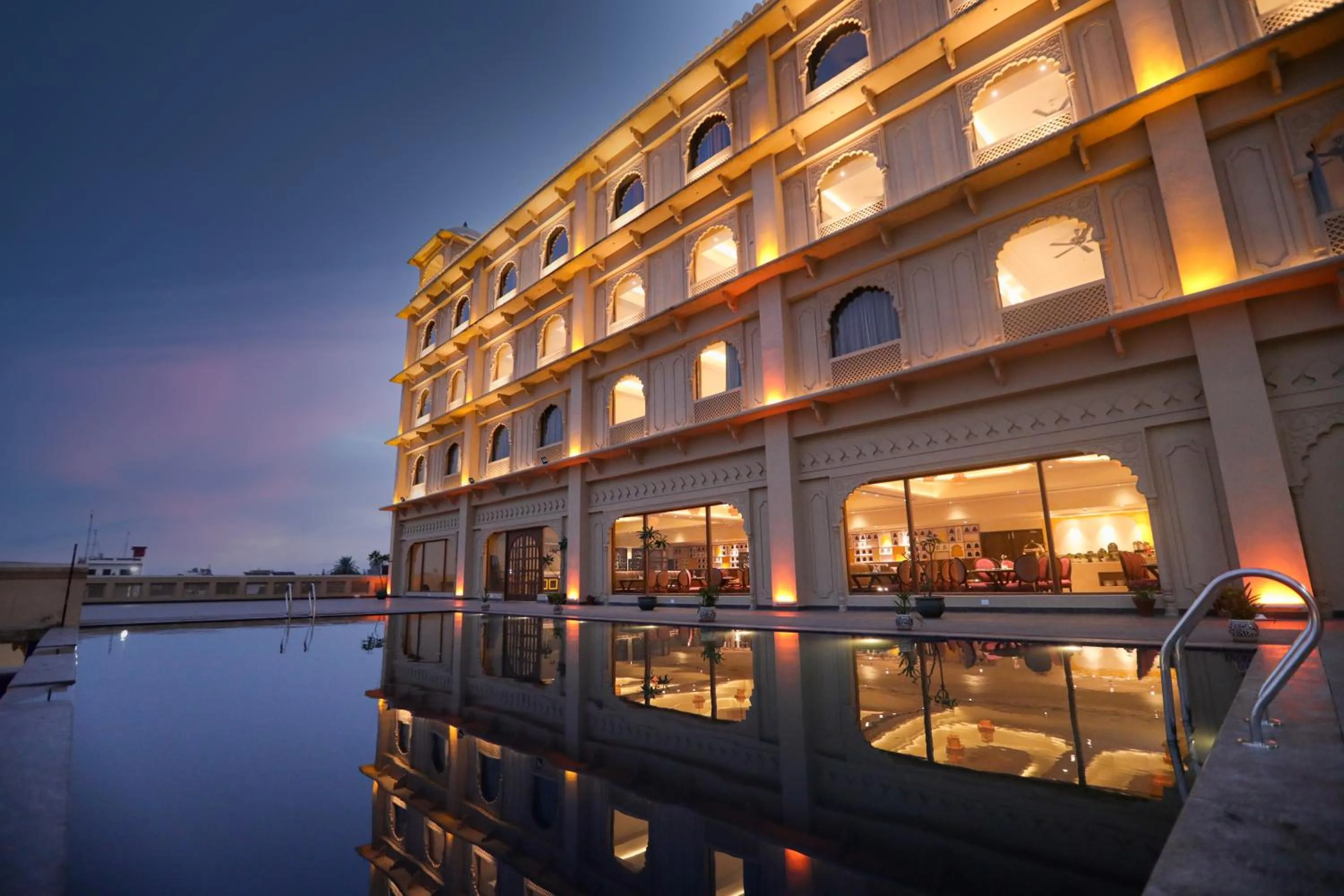 Swimming pool in Regenta City Vilas Palace Ambala