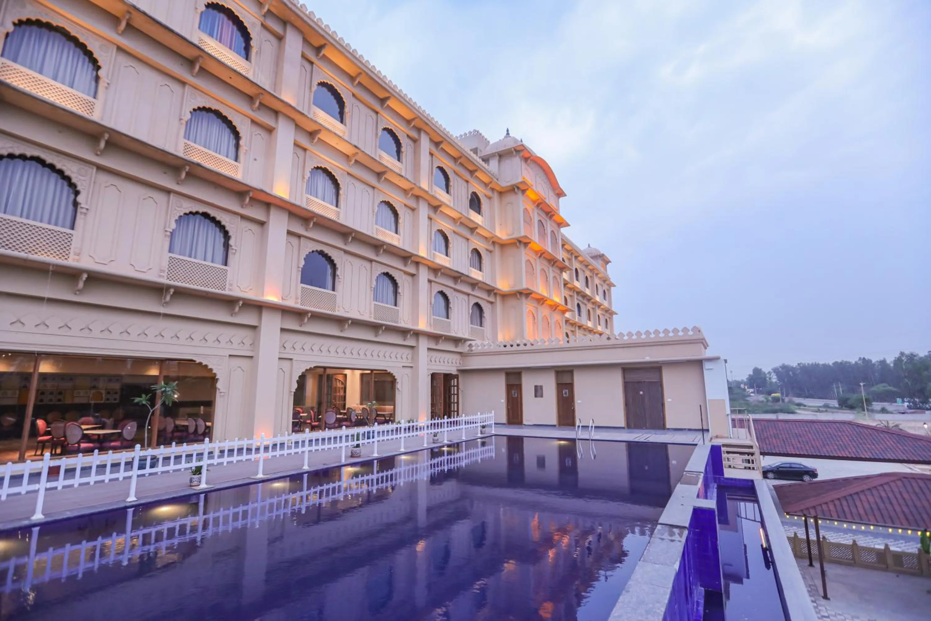 Swimming pool in Regenta City Vilas Palace Ambala