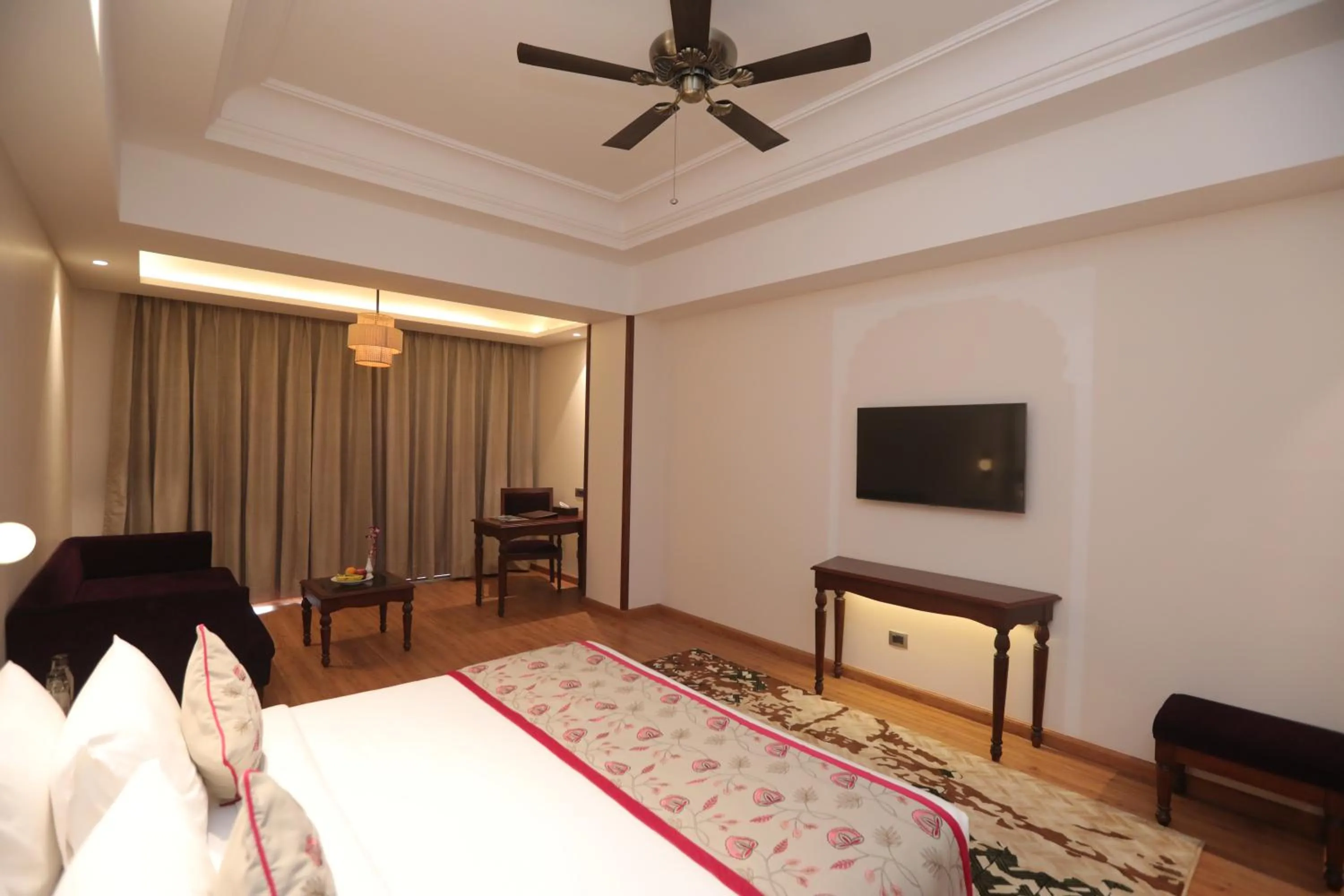 Photo of the whole room, Bed in Regenta City Vilas Palace Ambala