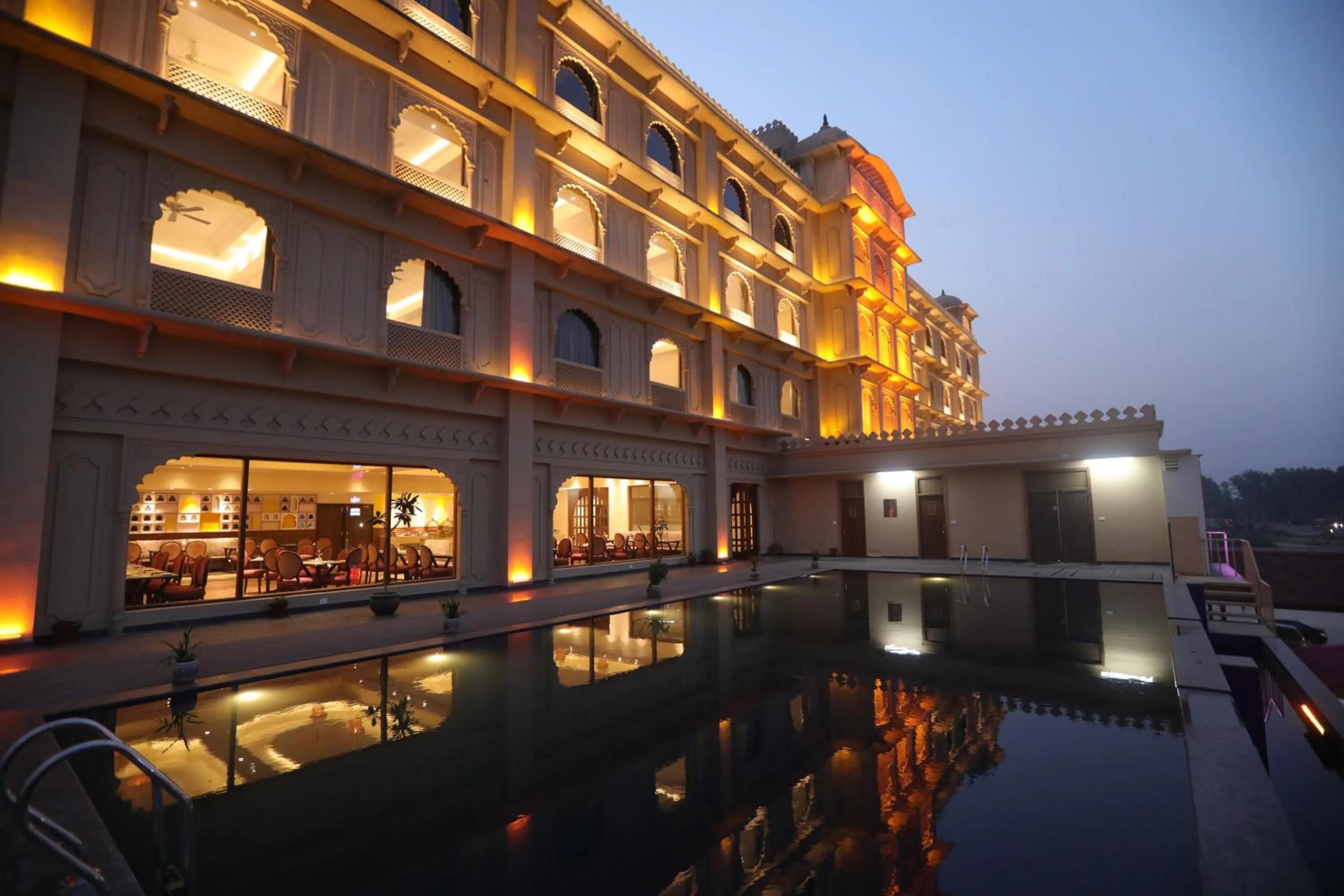 Swimming pool in Regenta City Vilas Palace Ambala