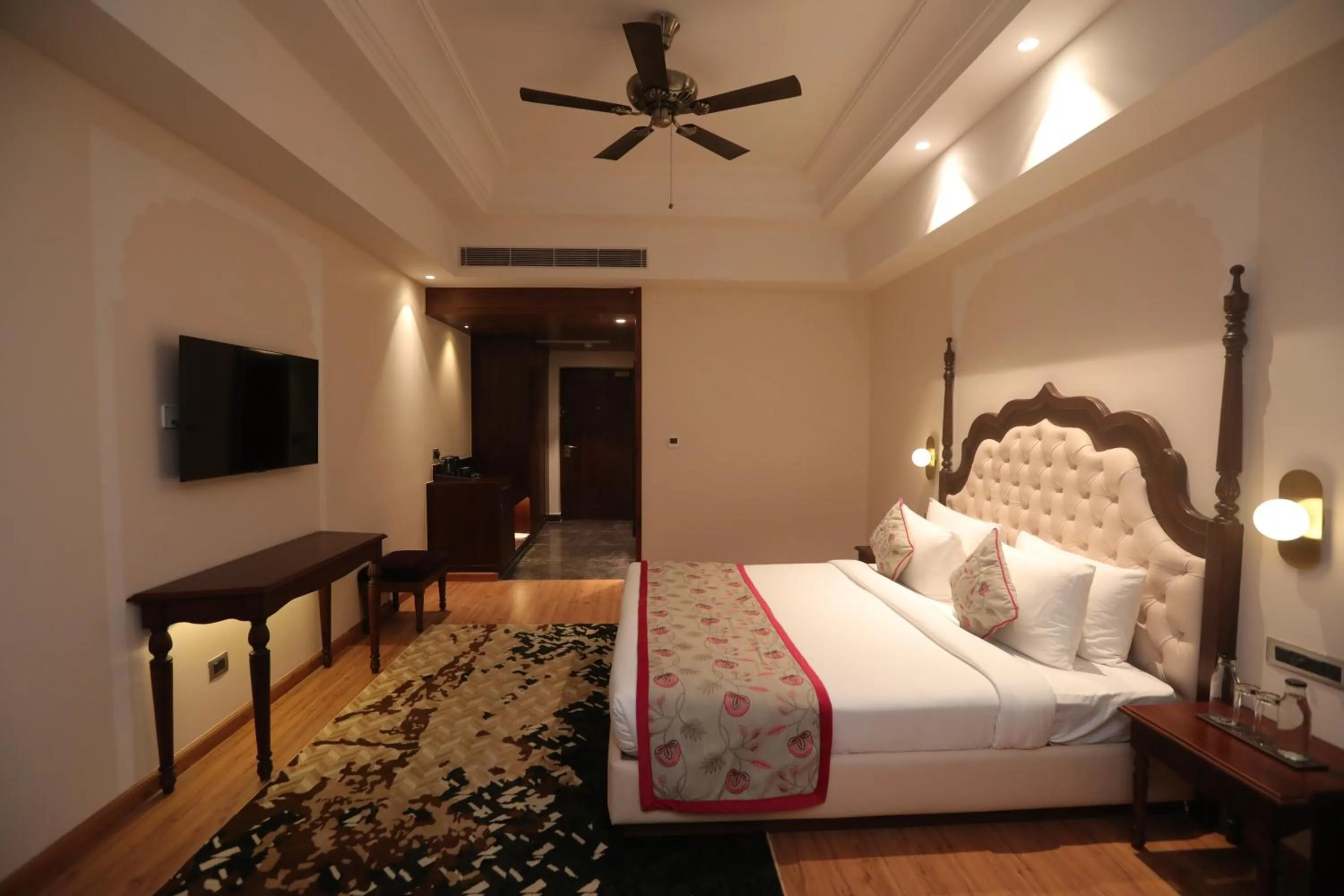 Photo of the whole room, Bed in Regenta City Vilas Palace Ambala