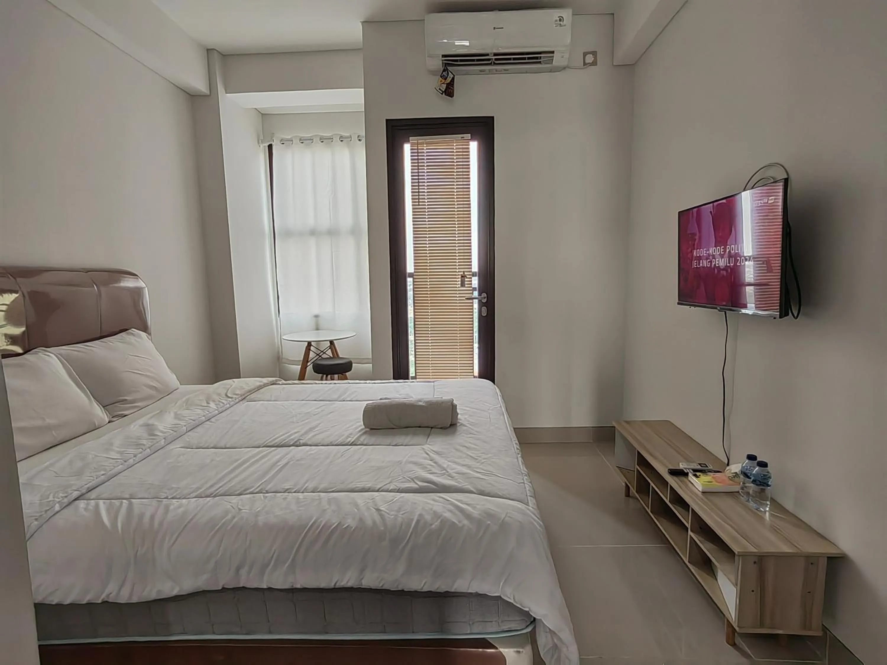 Bedroom, Bed in Transpark Cibubur By Arsakha Property Management