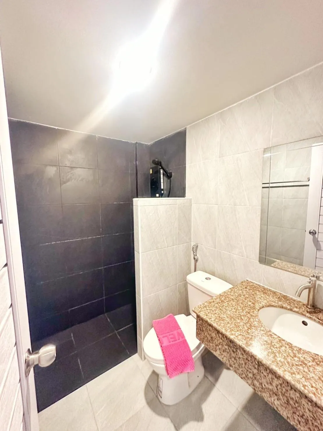 Bathroom in นคร นอน เล่น(Nakhon Norn Len)