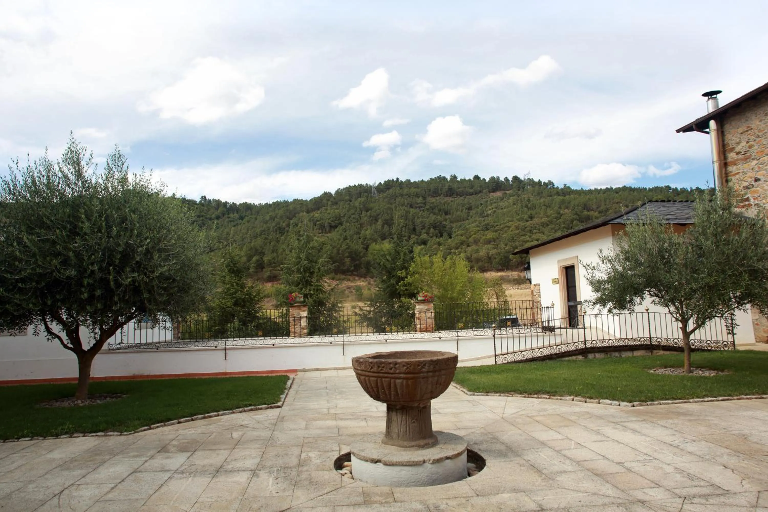 Patio in Hotel Monumento Pazo do Castro