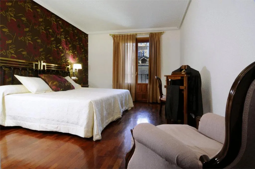 Photo of the whole room, Bed in Hotel II Virrey