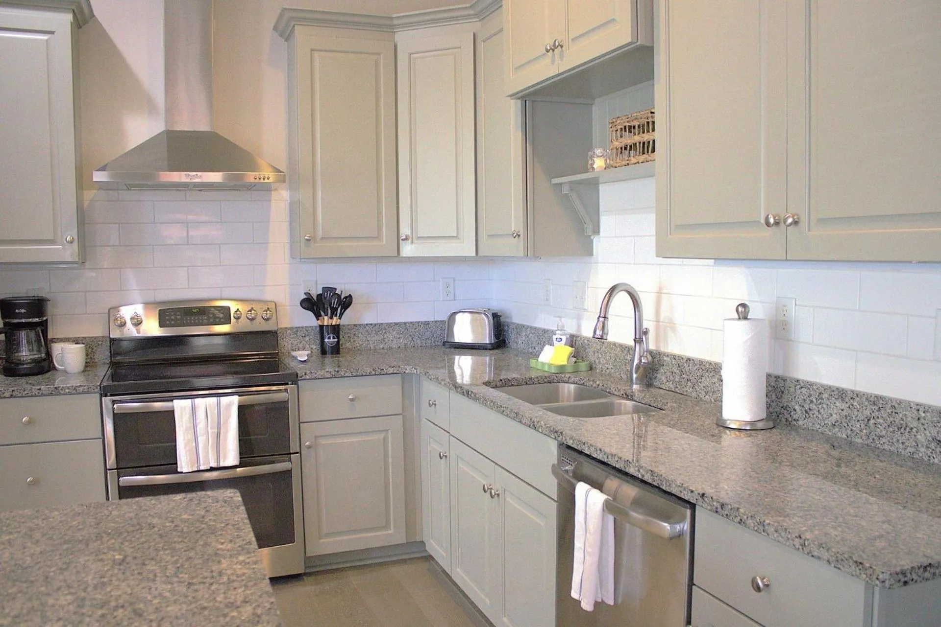 404A The Hilltop House