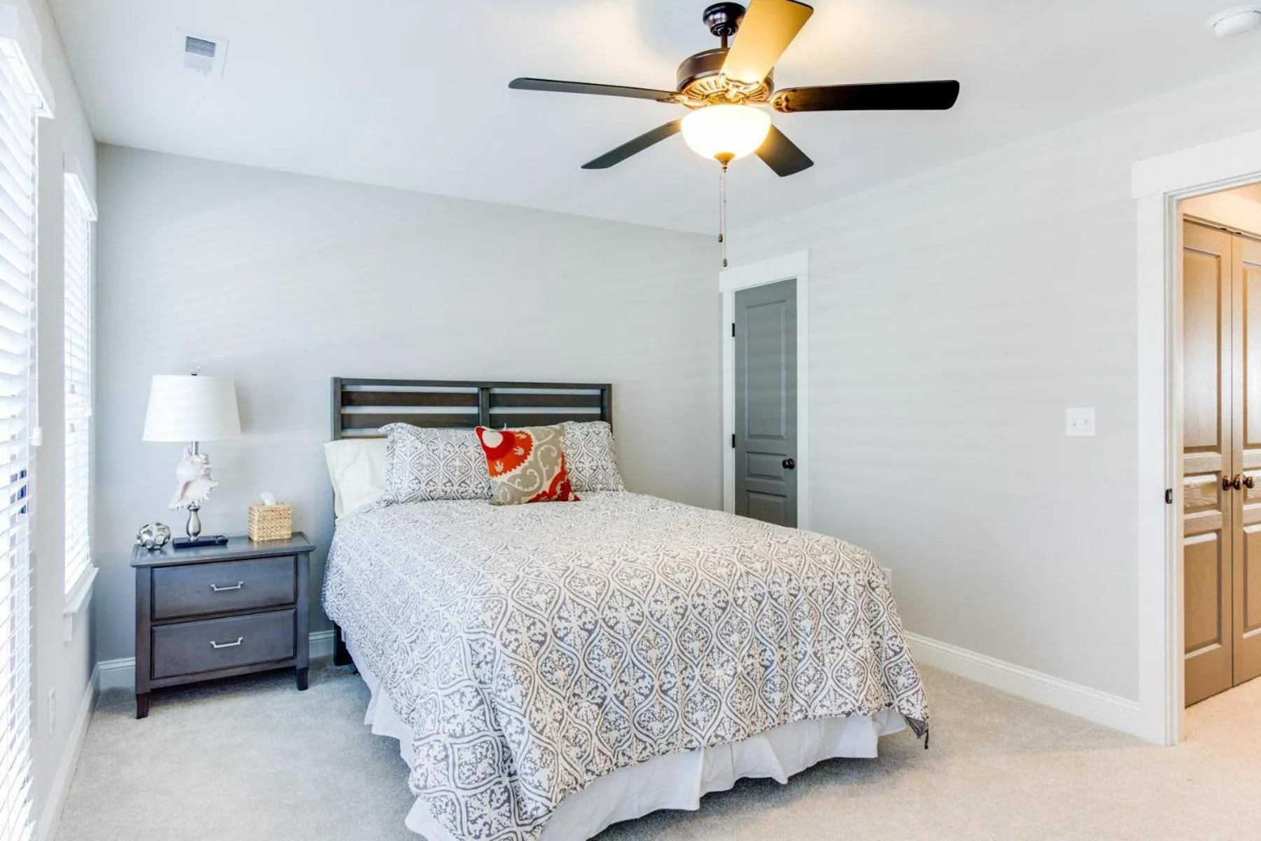 Bed in 408B The Lynnhaven House