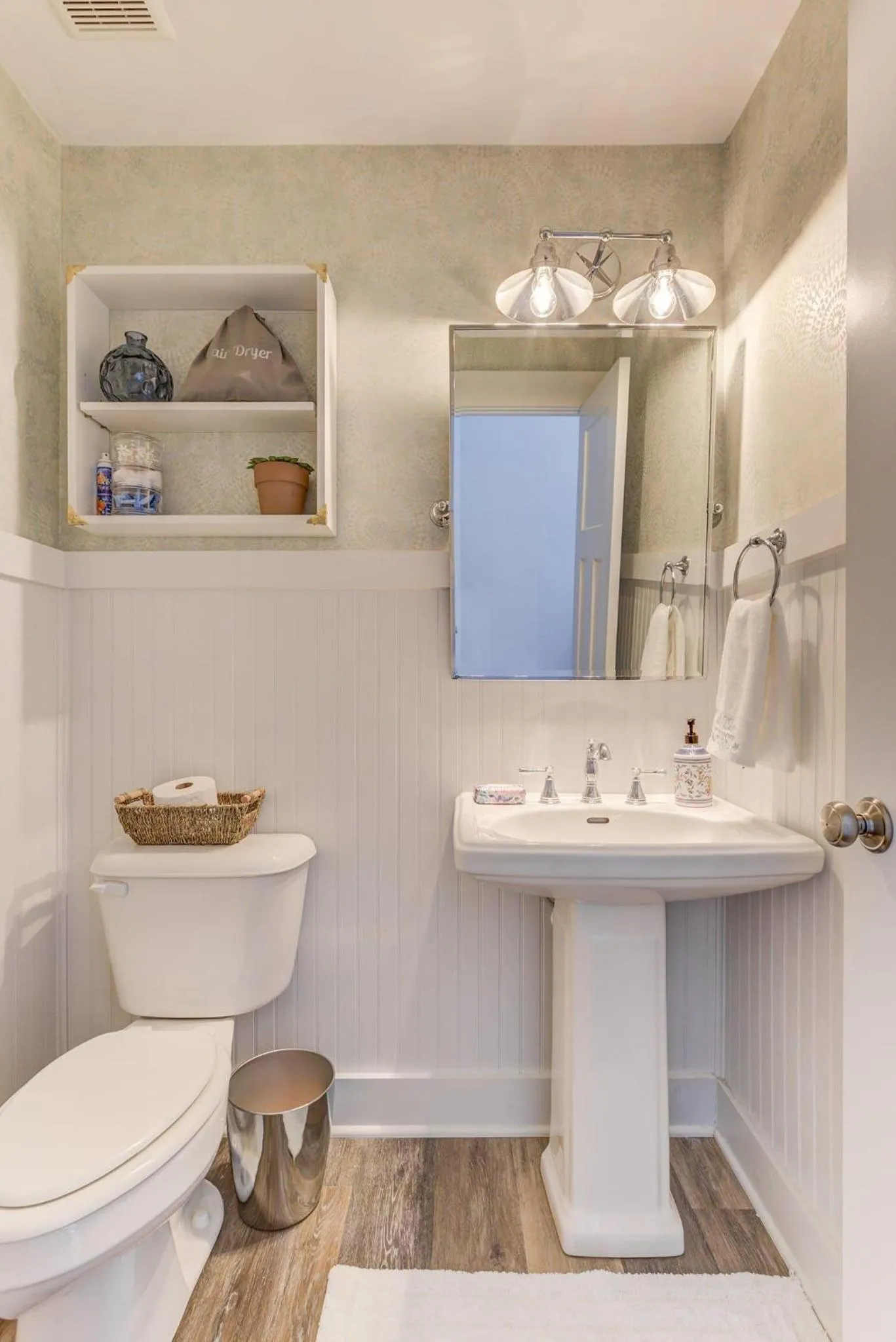 517 The Southend Pier House