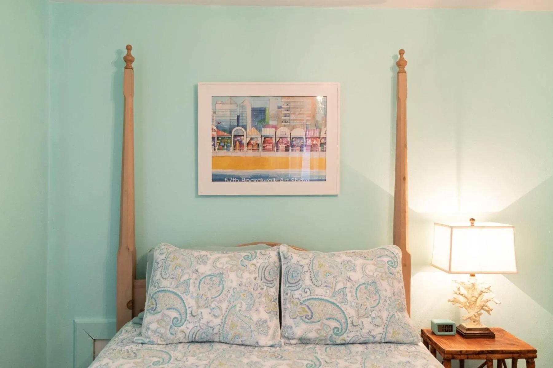 Bed in The Seashore Getaway House